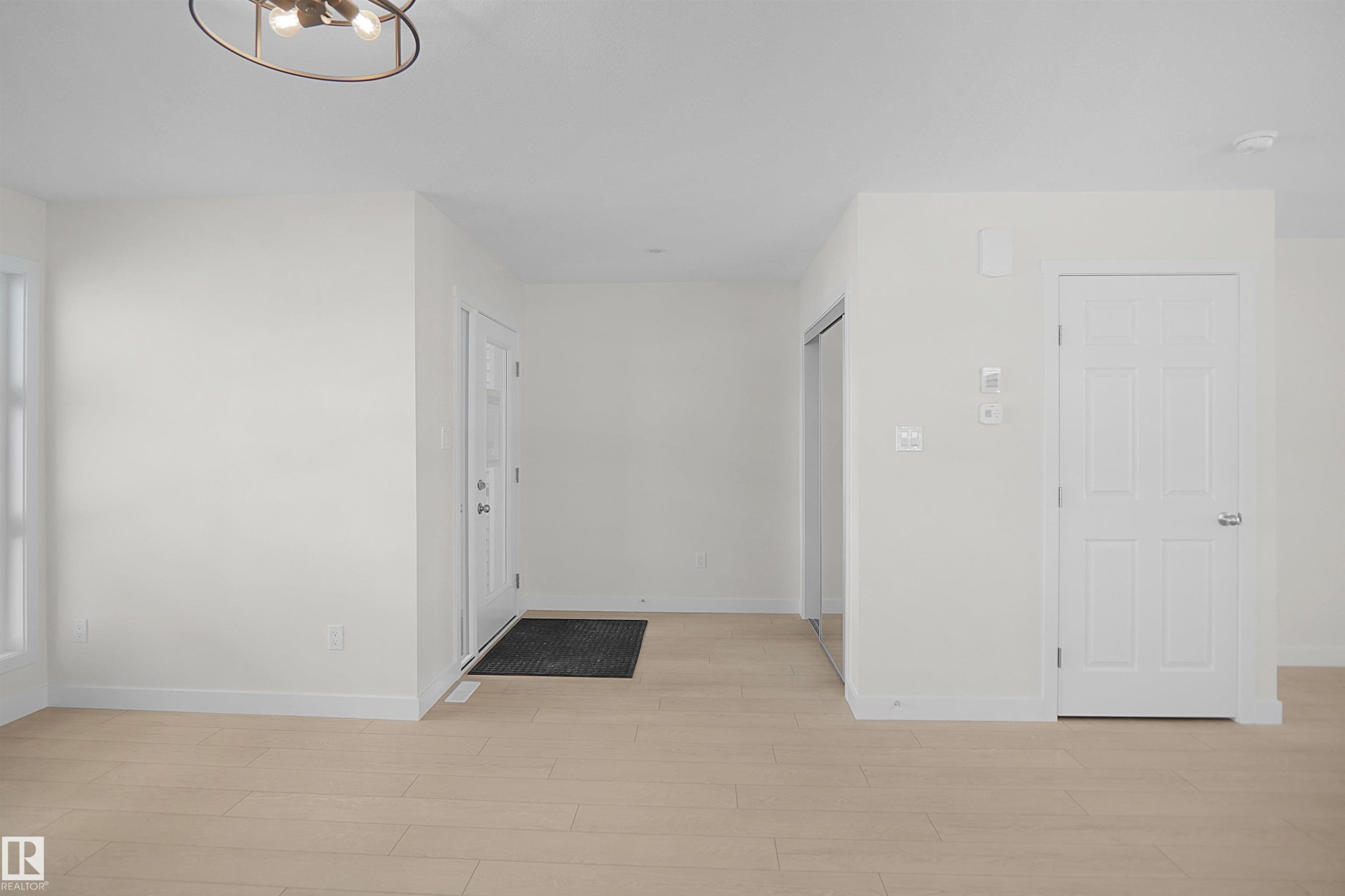 19492 21 Avenue, Edmonton, AB