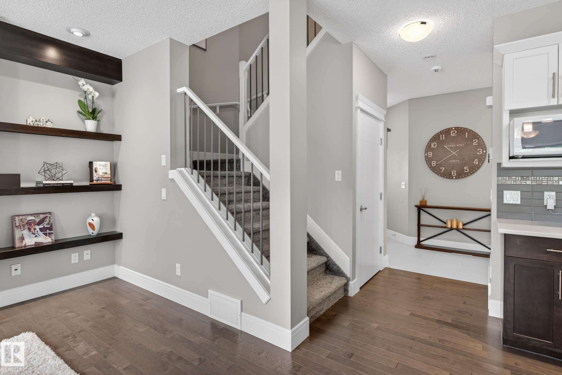 3411 Abbott Way, Edmonton, AB - Indoor Photo Showing Other Room