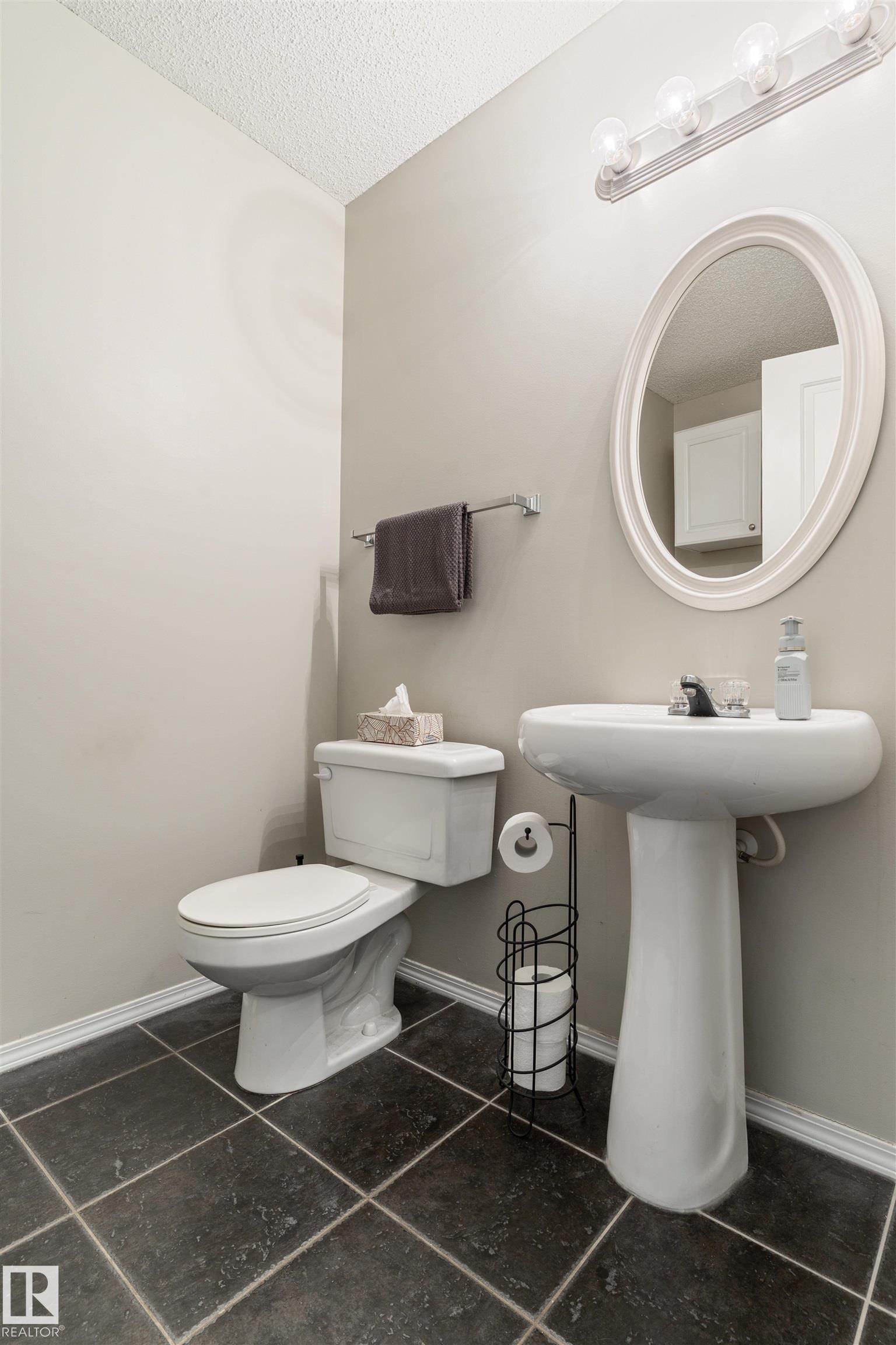 8774 Stein Lane, Edmonton, AB