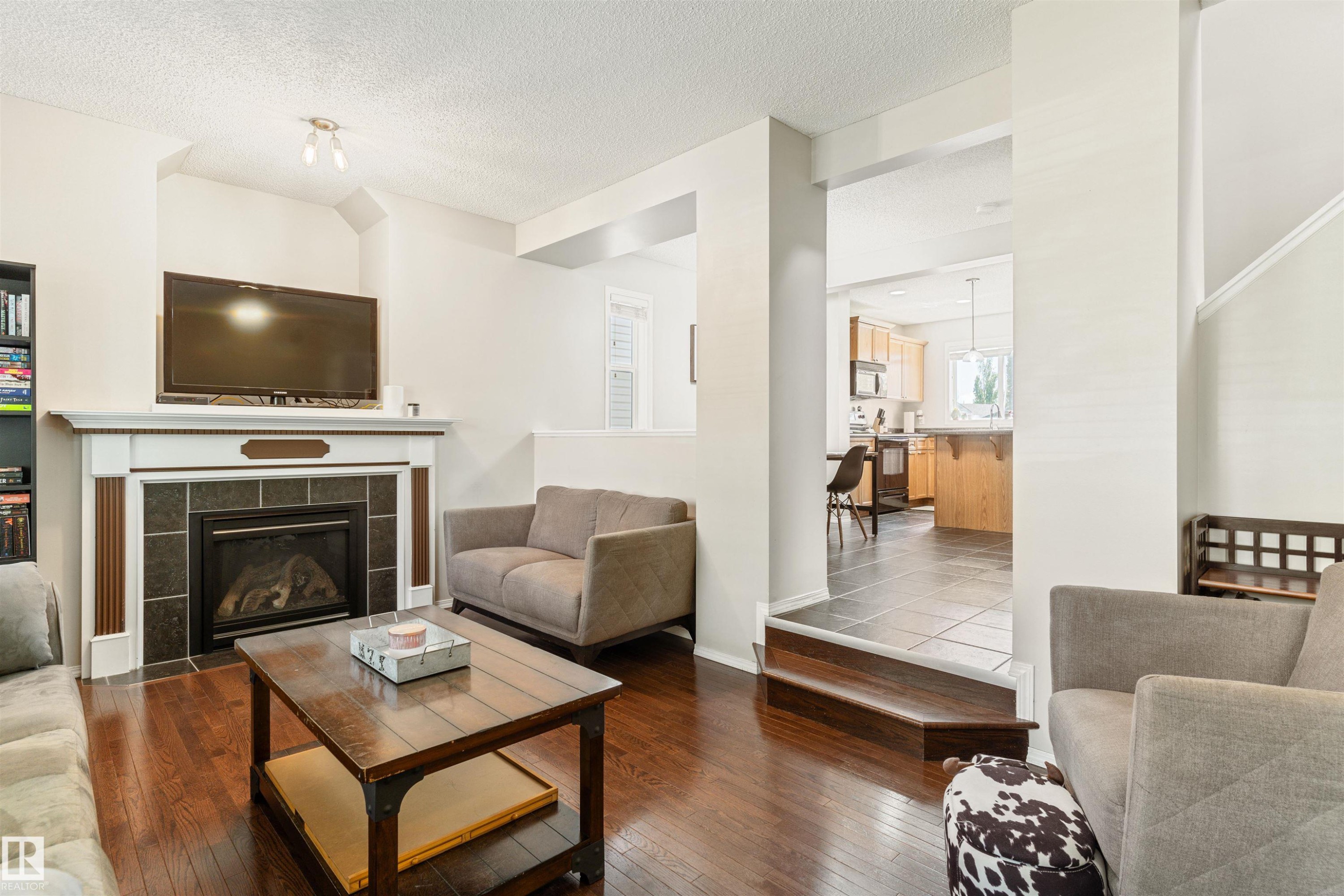 8774 Stein Lane, Edmonton, AB