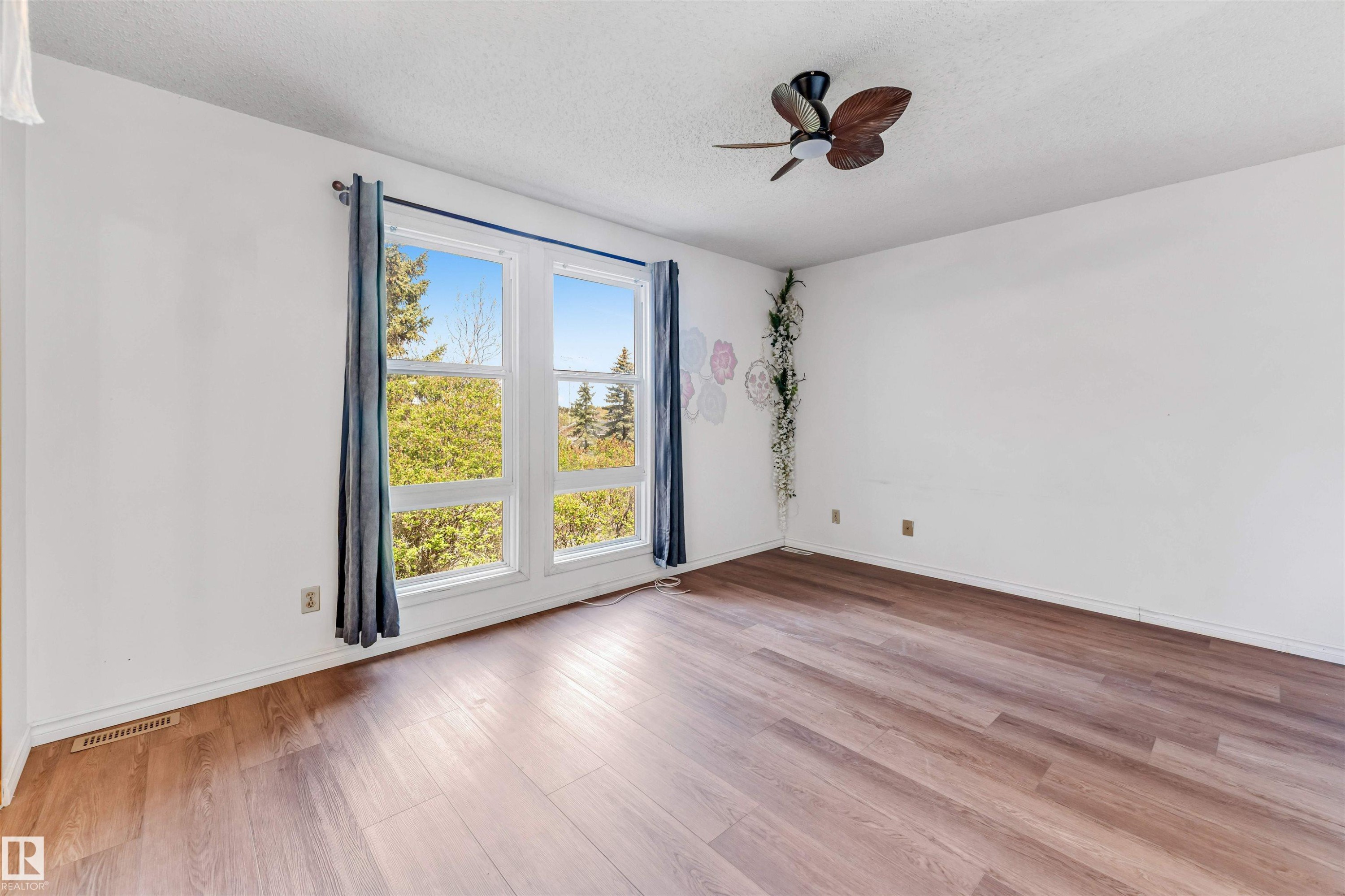 645 Millbourne Road, Edmonton, AB