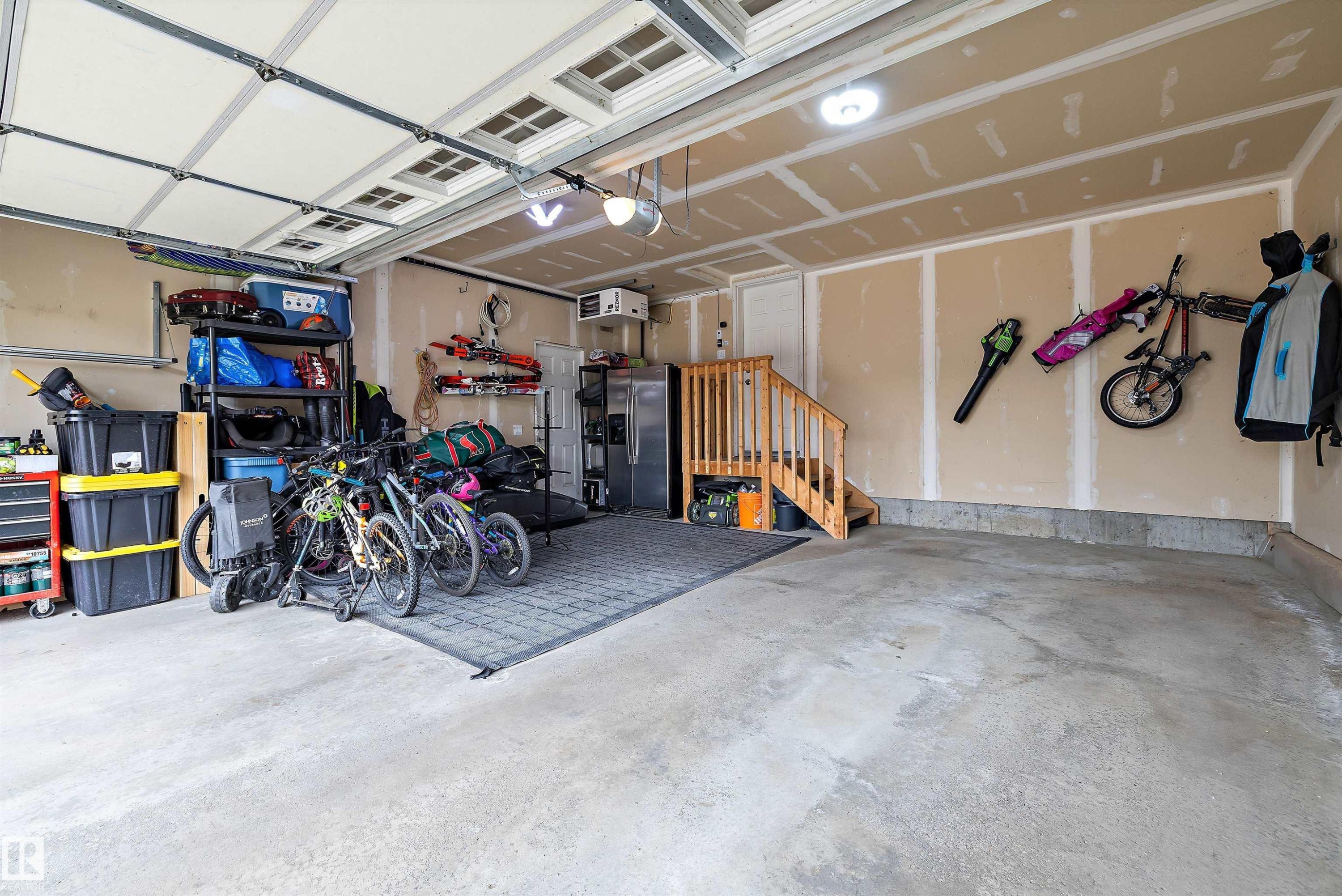 4015 Alexander Way, Edmonton, AB