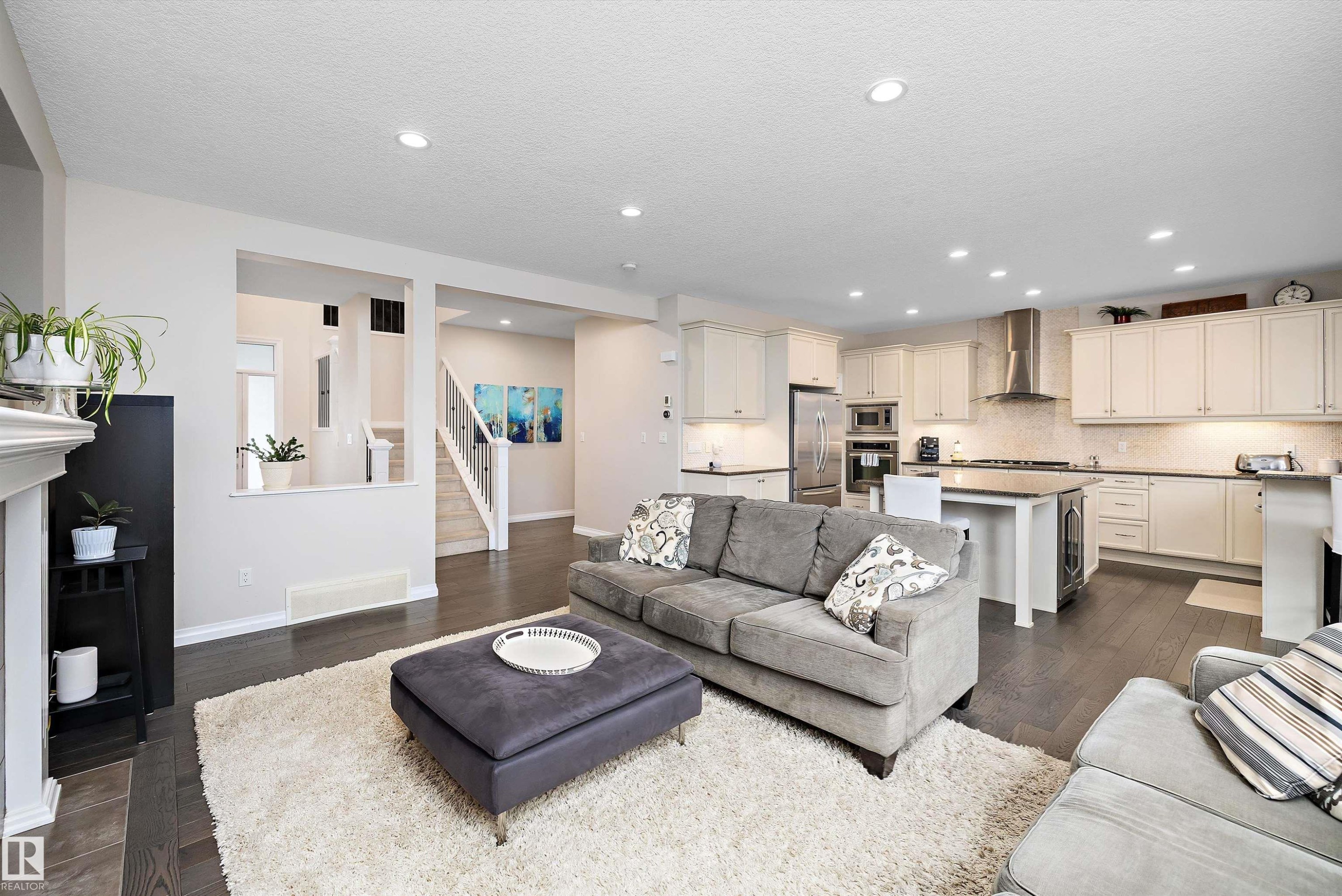 4015 Alexander Way, Edmonton, AB