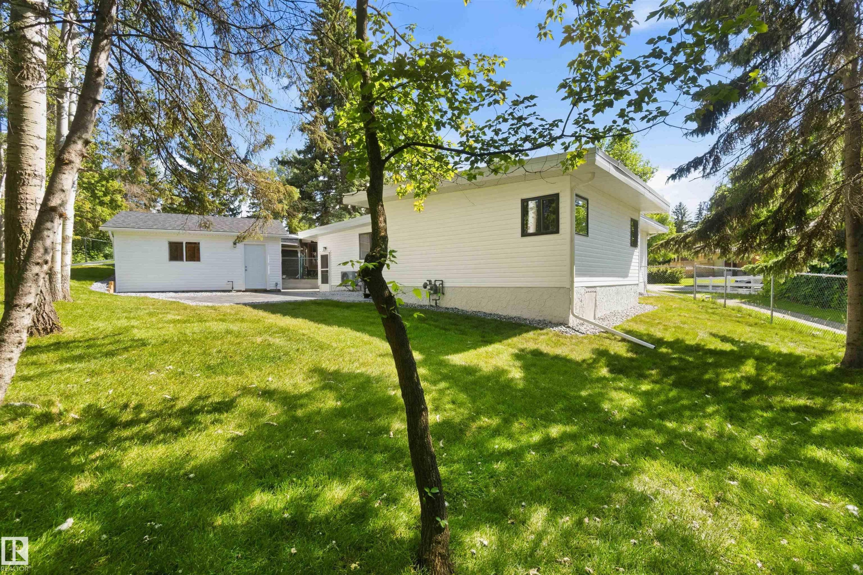 19 Greenbrier Crescent, St. Albert, AB