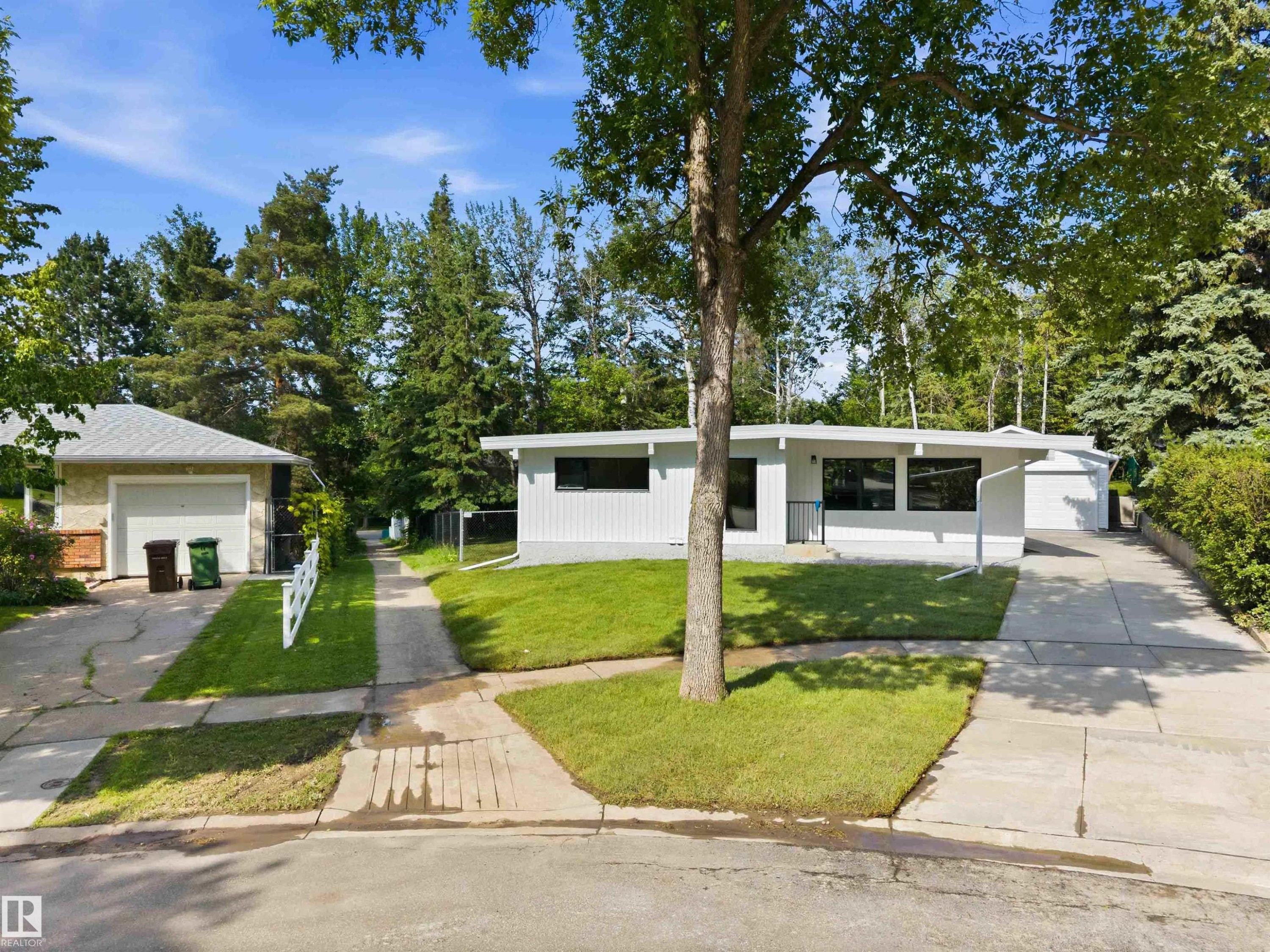 19 Greenbrier Crescent, St. Albert, AB