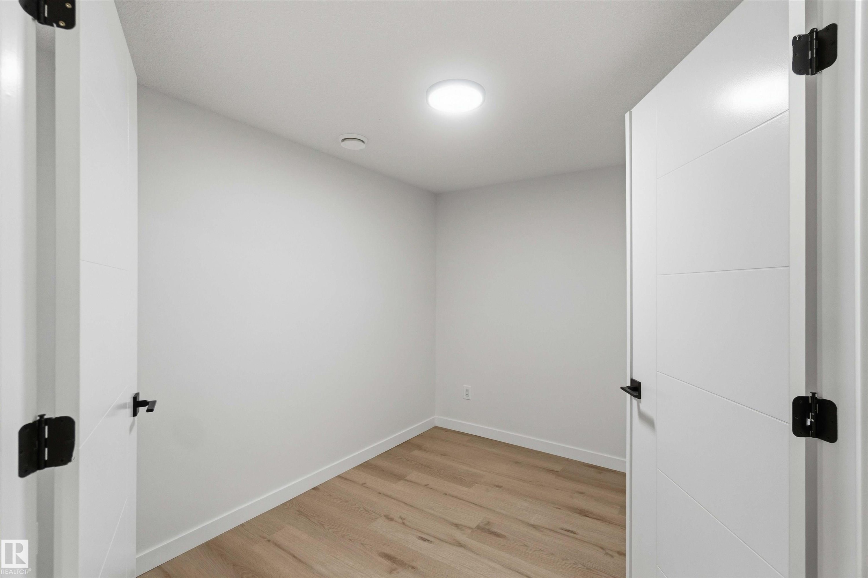 19 Greenbrier Crescent, St. Albert, AB