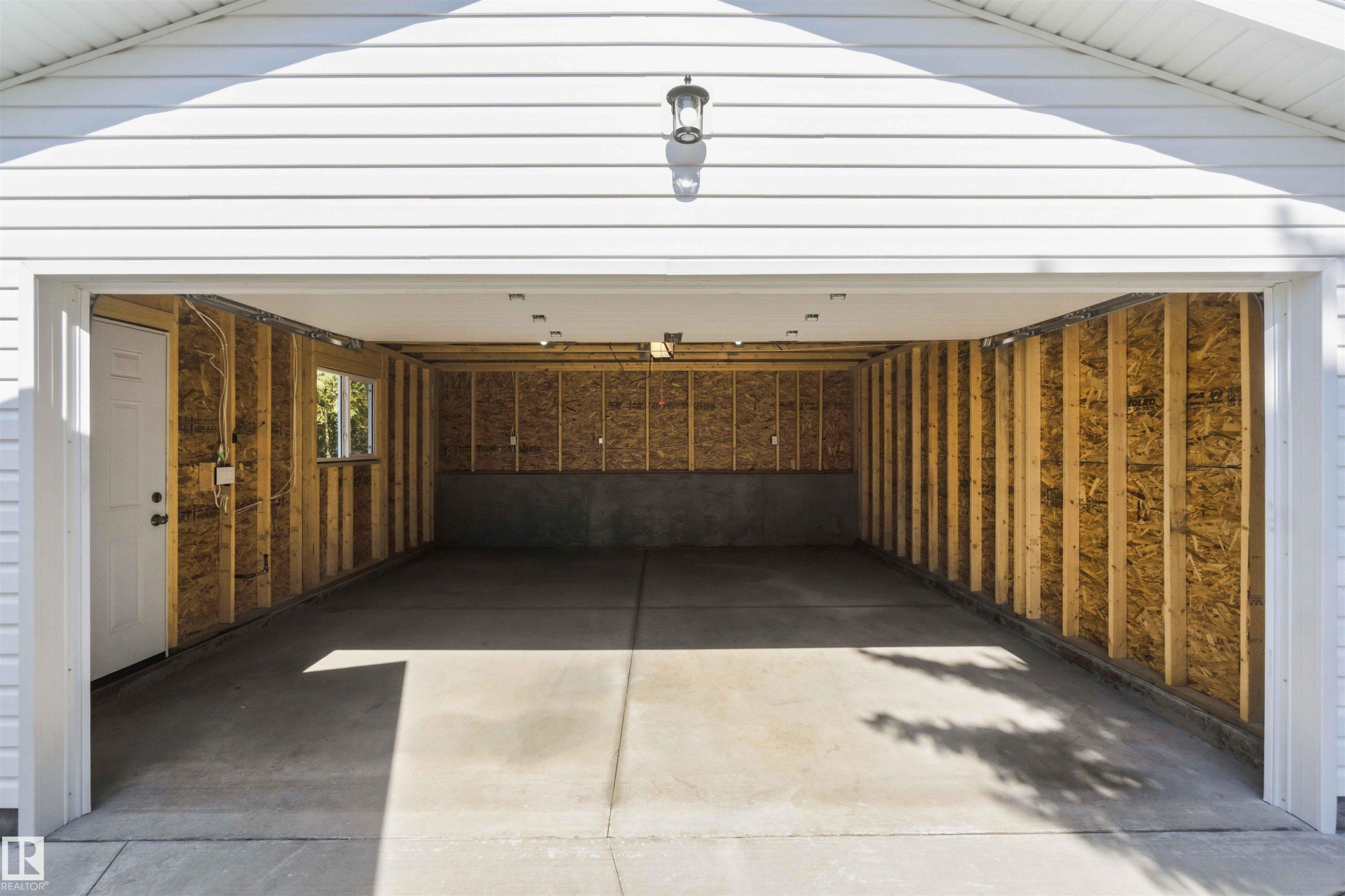 19 Greenbrier Crescent, St. Albert, AB