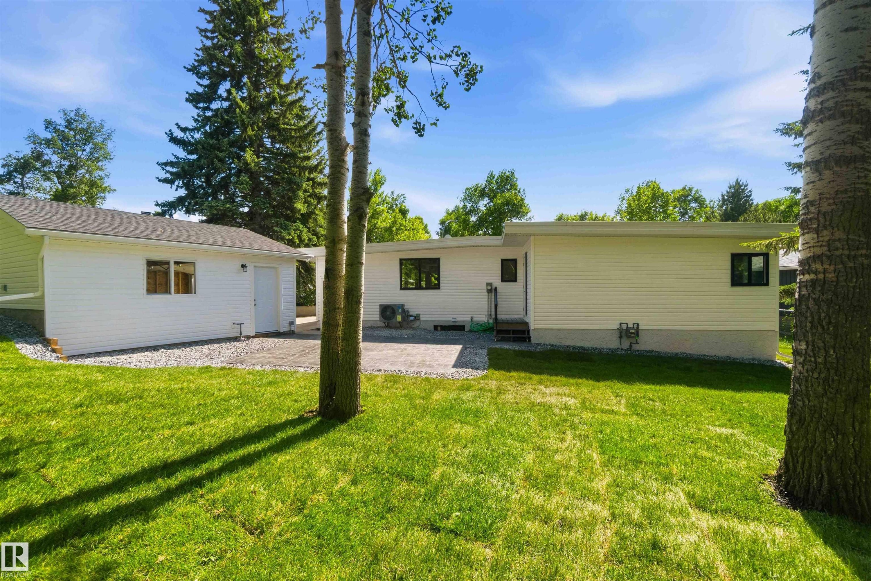19 Greenbrier Crescent, St. Albert, AB