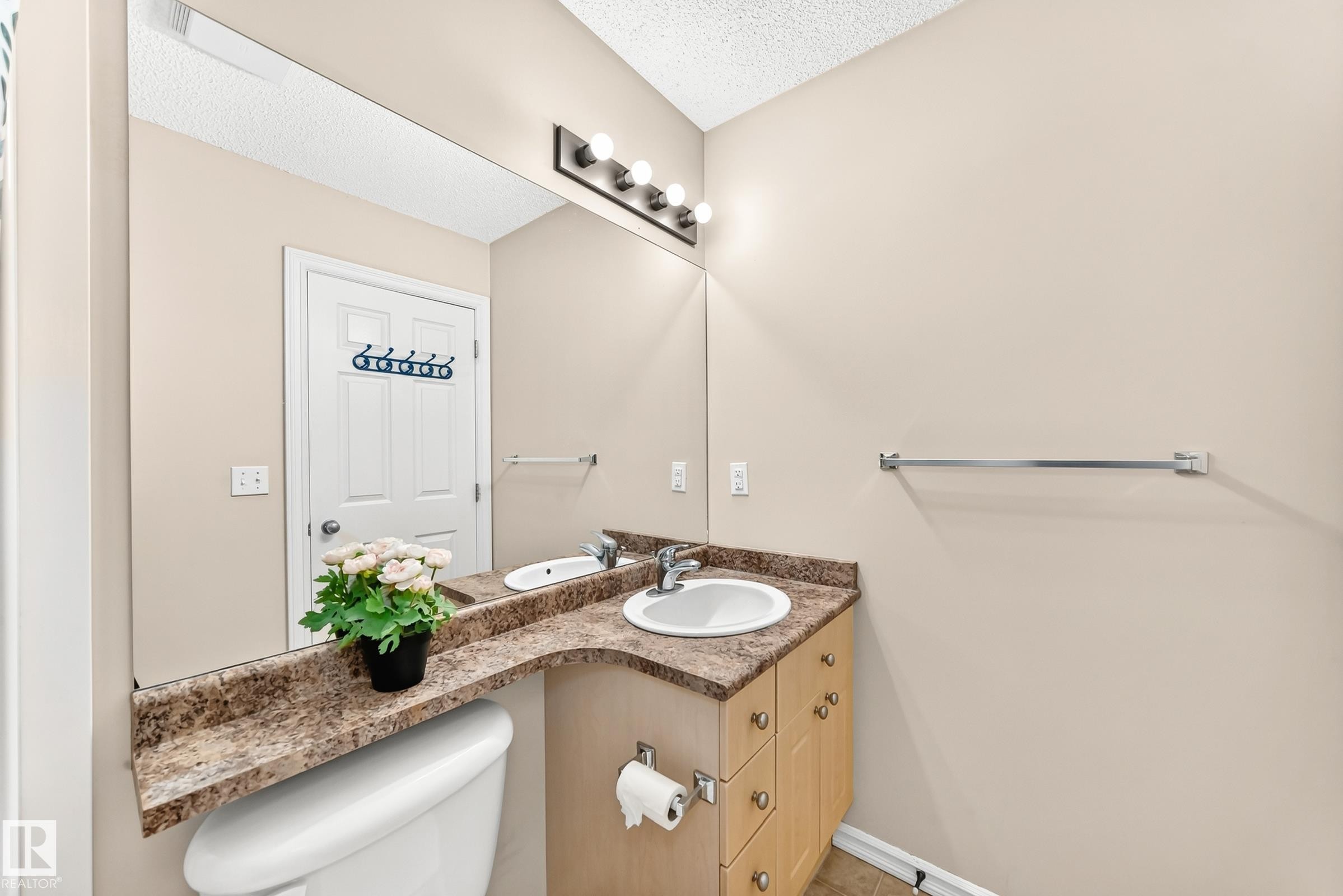 17408 87 Street, Edmonton, AB
