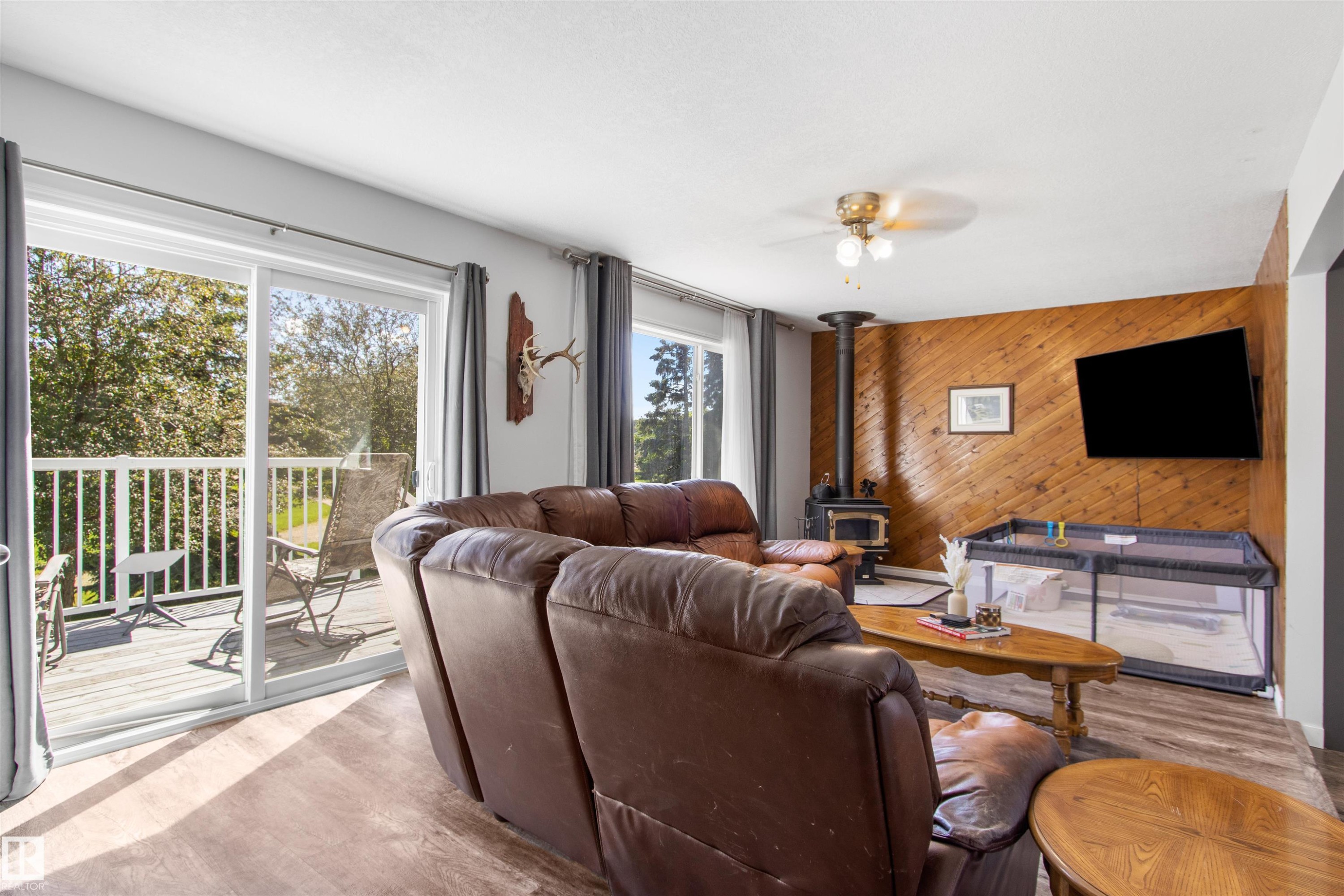 310 Hwy 13 E, Alder Flats, AB