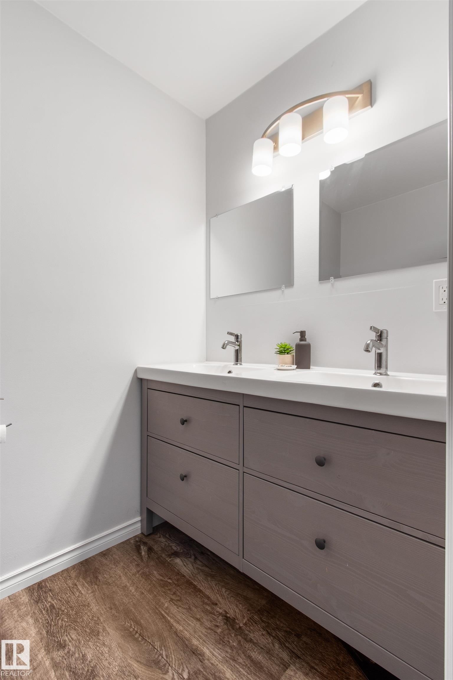 310 Hwy 13 E, Alder Flats, AB