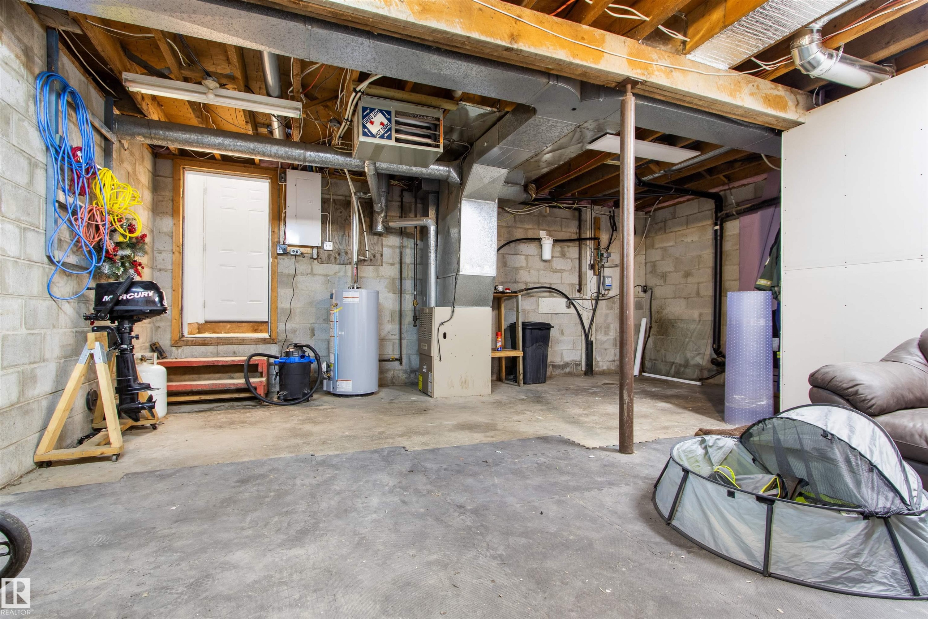 310 Hwy 13 E, Alder Flats, AB
