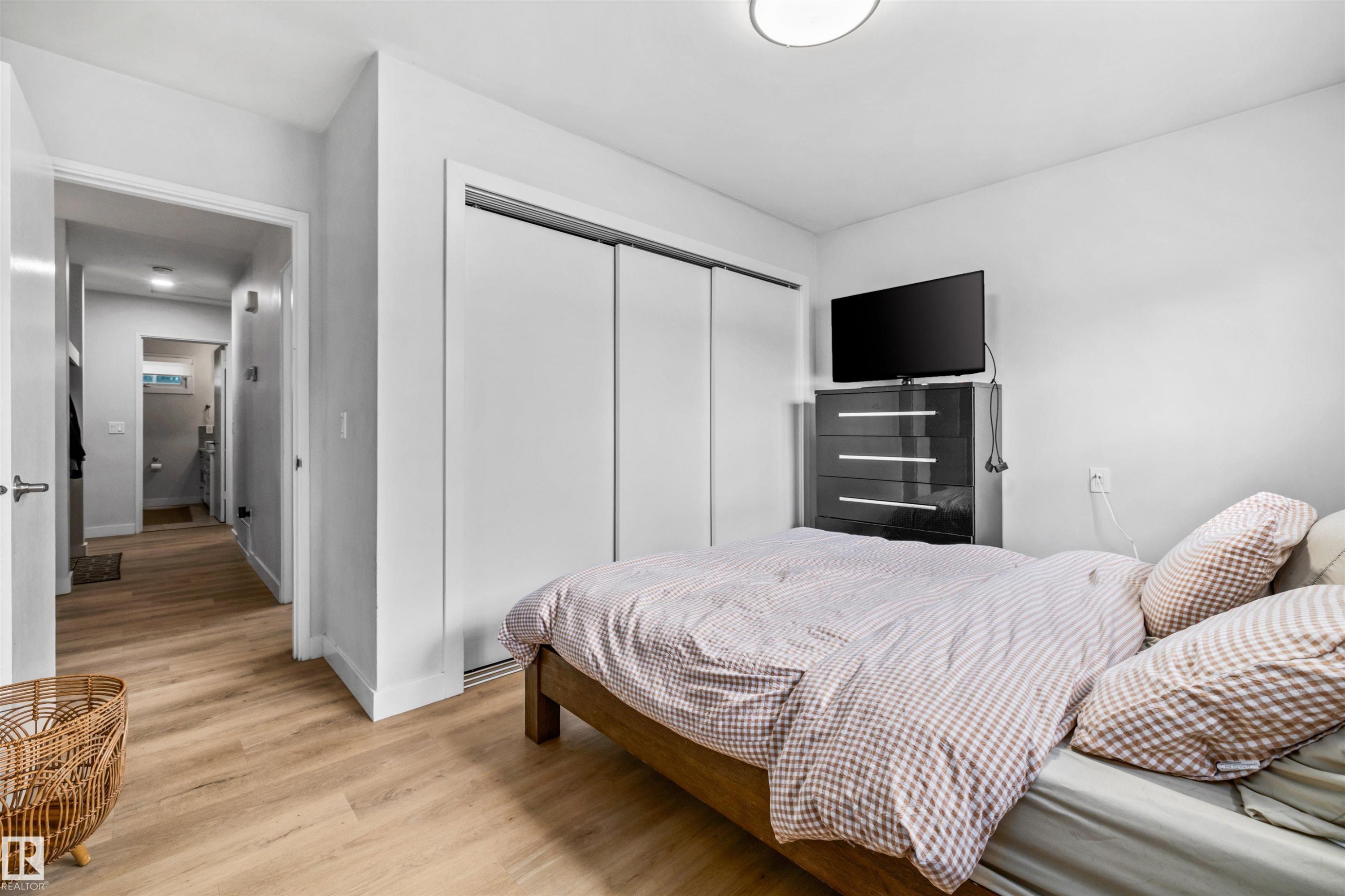 10130 62 Street, Edmonton, AB - Indoor Photo Showing Bedroom