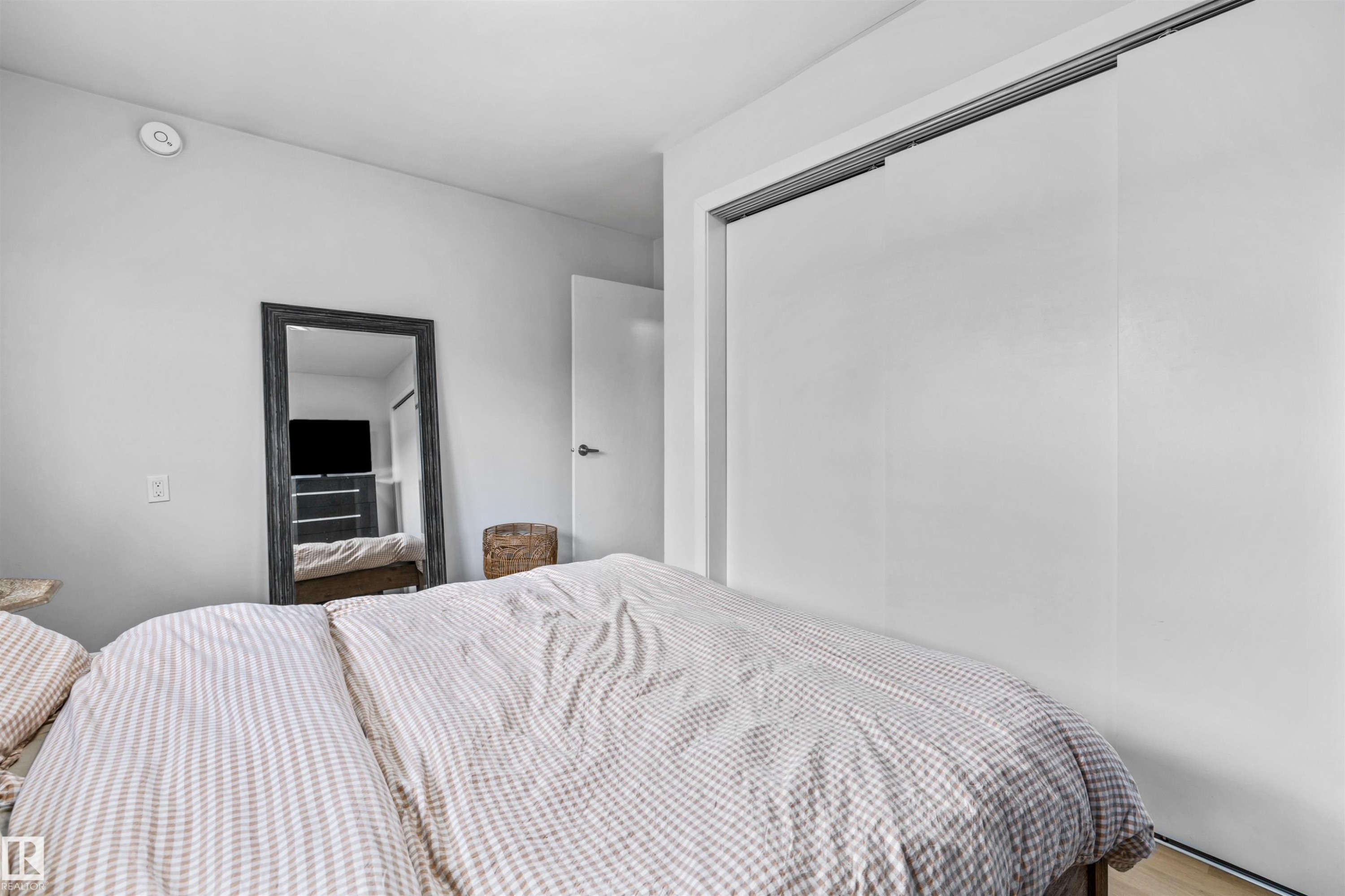 10130 62 Street, Edmonton, AB - Indoor Photo Showing Bedroom
