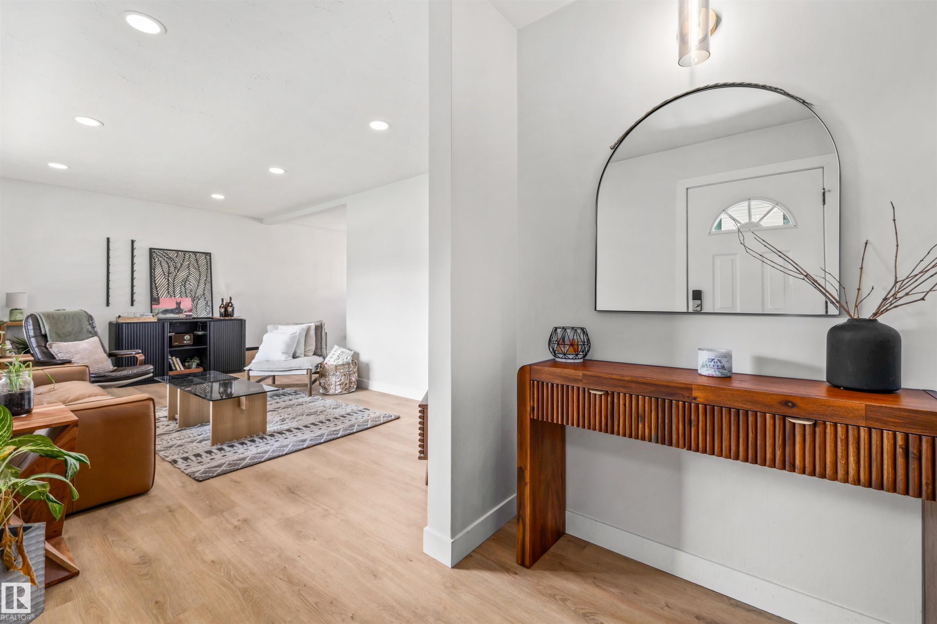 10130 62 Street, Edmonton, AB - Indoor