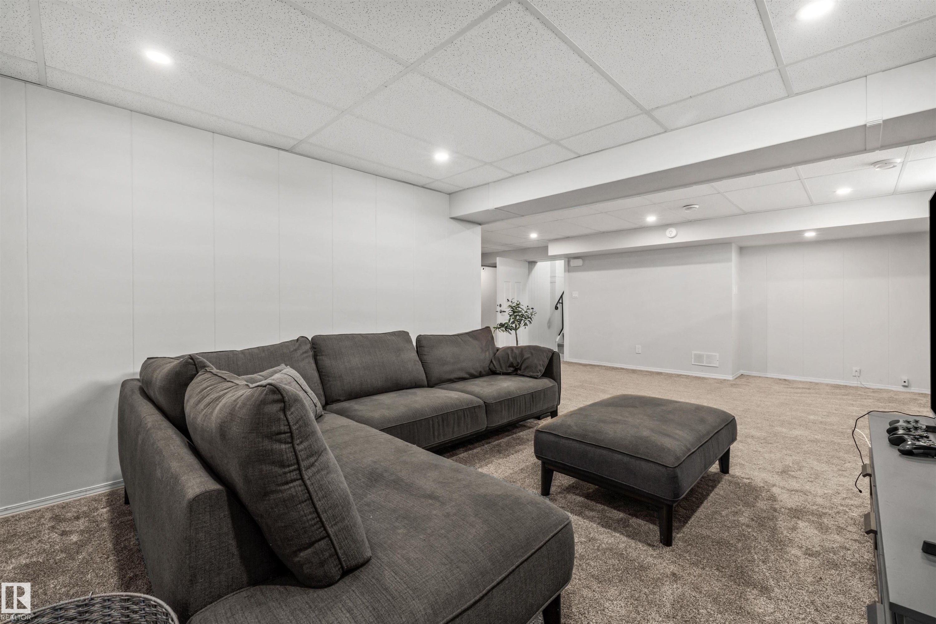 10130 62 Street, Edmonton, AB - Indoor