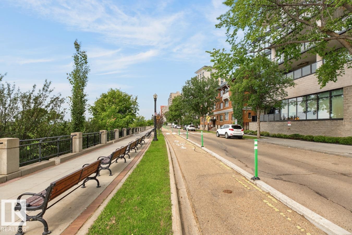 Victoria Promenade - public walkway along the top of the bank. Benches along the promenade invite you to relax and enjoy the beauty of the seasons. - #602 12303 Jasper Av Nw, Edmonton, AB - Outdoor