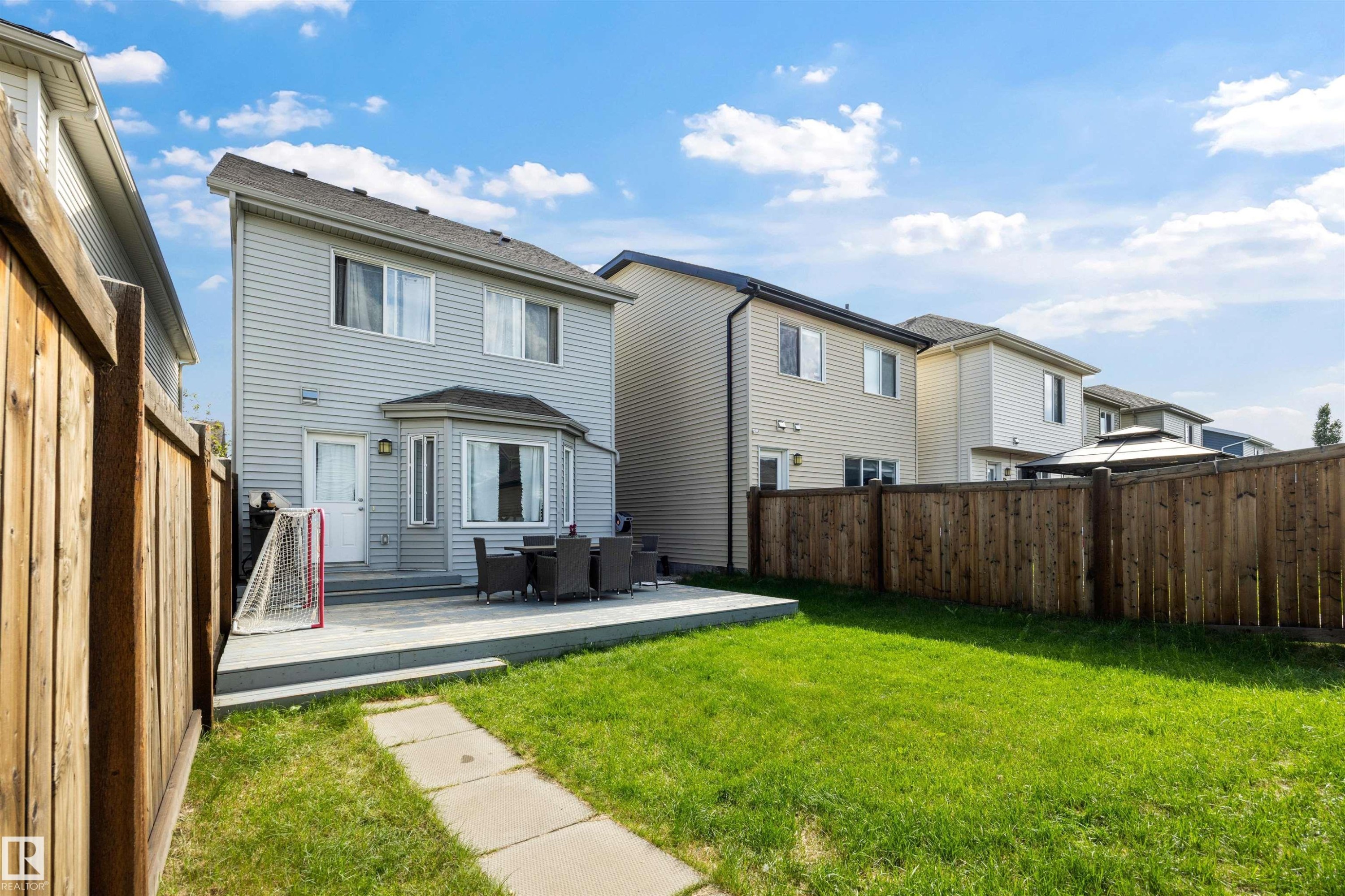 818 Eagleson Link Nw, Edmonton, AB - Outdoor With Exterior