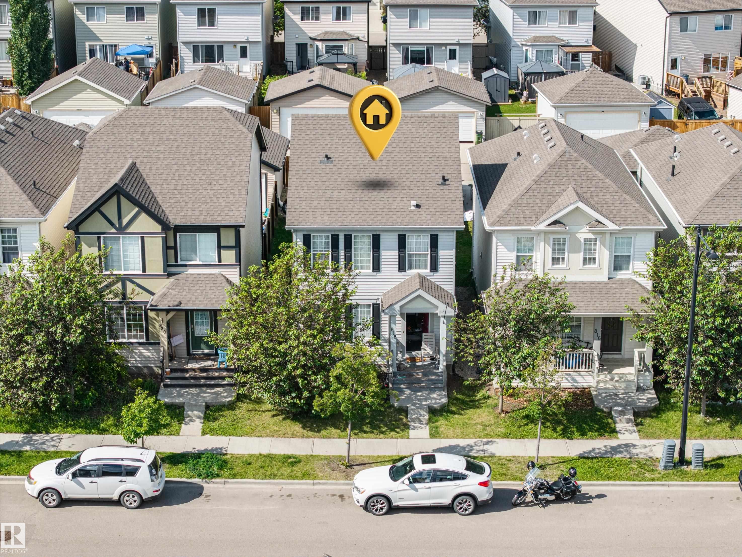 818 Eagleson Link Nw, Edmonton, AB - Outdoor With Facade