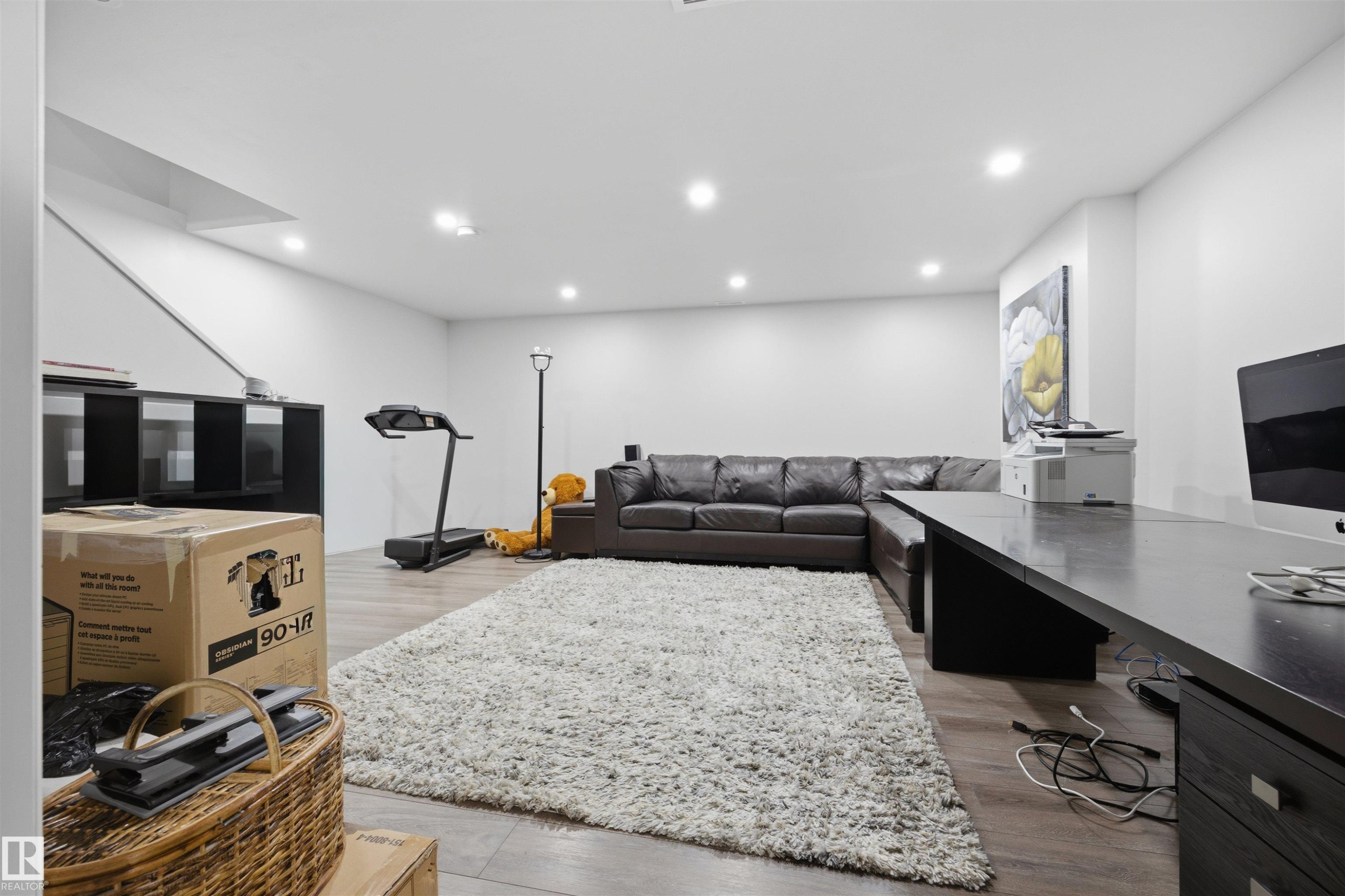 818 Eagleson Link Nw, Edmonton, AB - Indoor