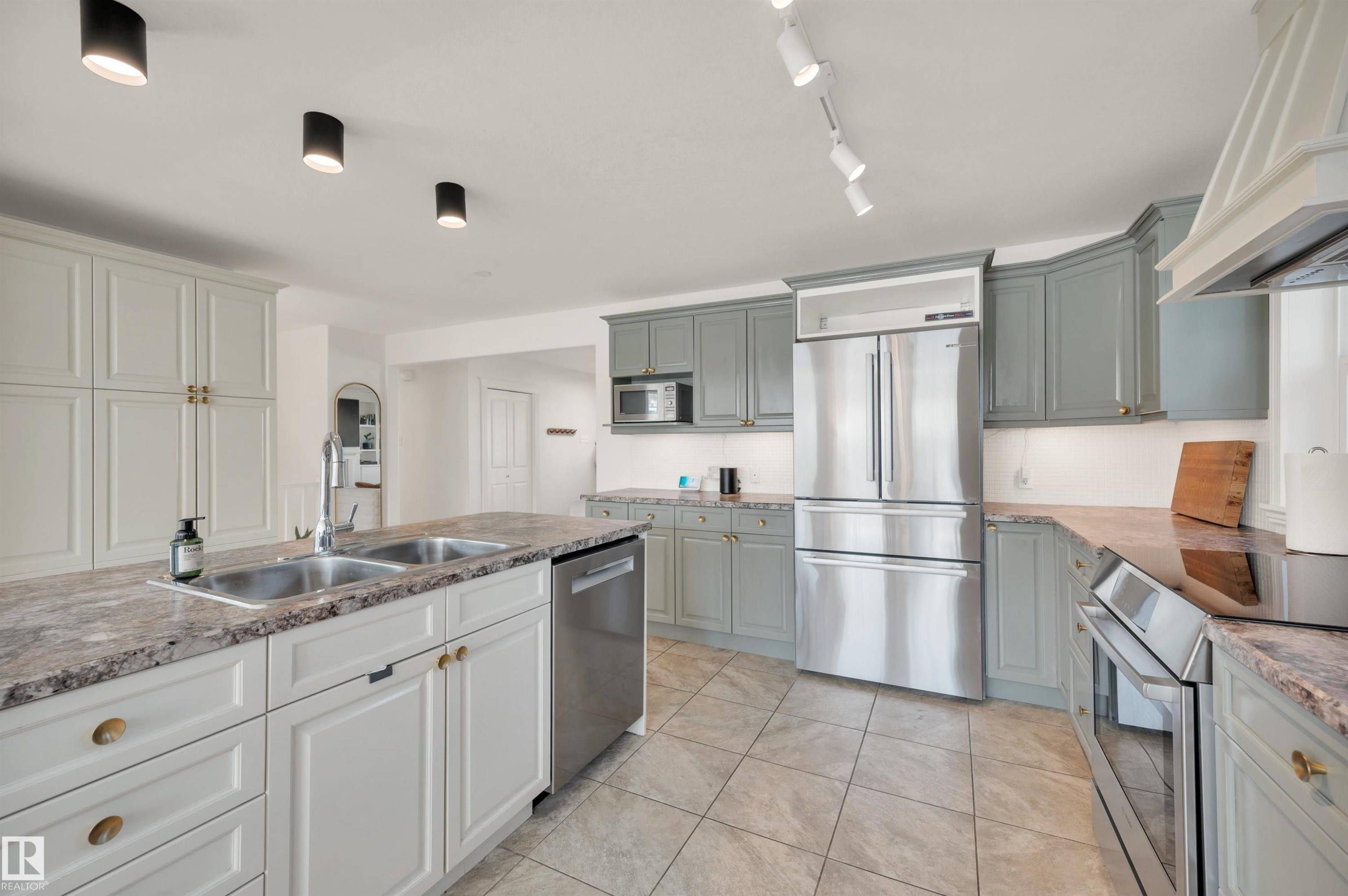 9015 148 Street, Edmonton, AB