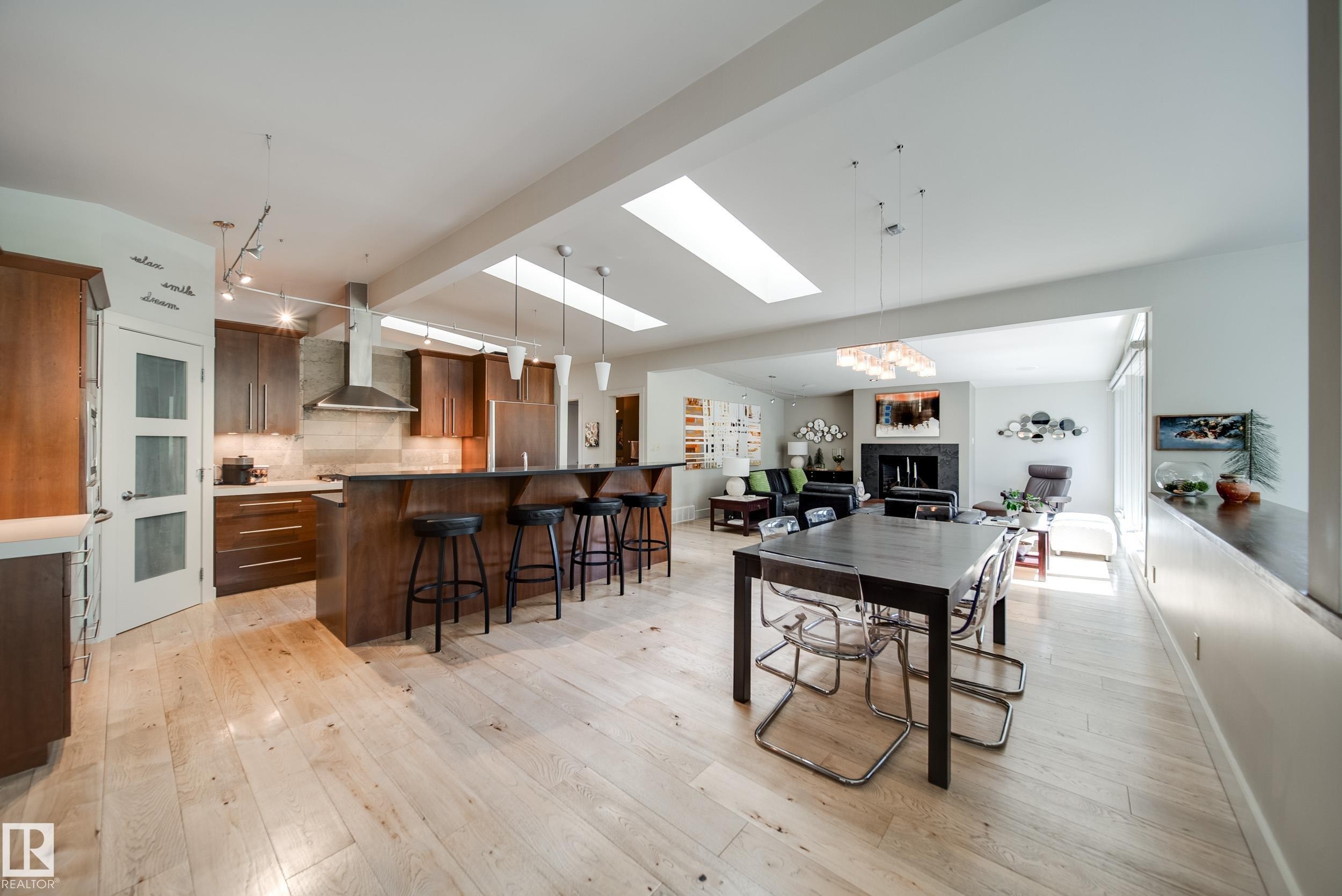 14511 Mackenzie Drive, Edmonton, AB - Indoor