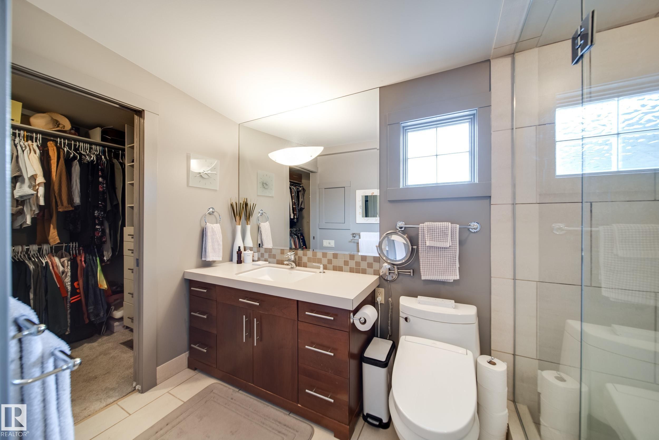 14511 Mackenzie Drive, Edmonton, AB - Indoor Photo Showing Bathroom