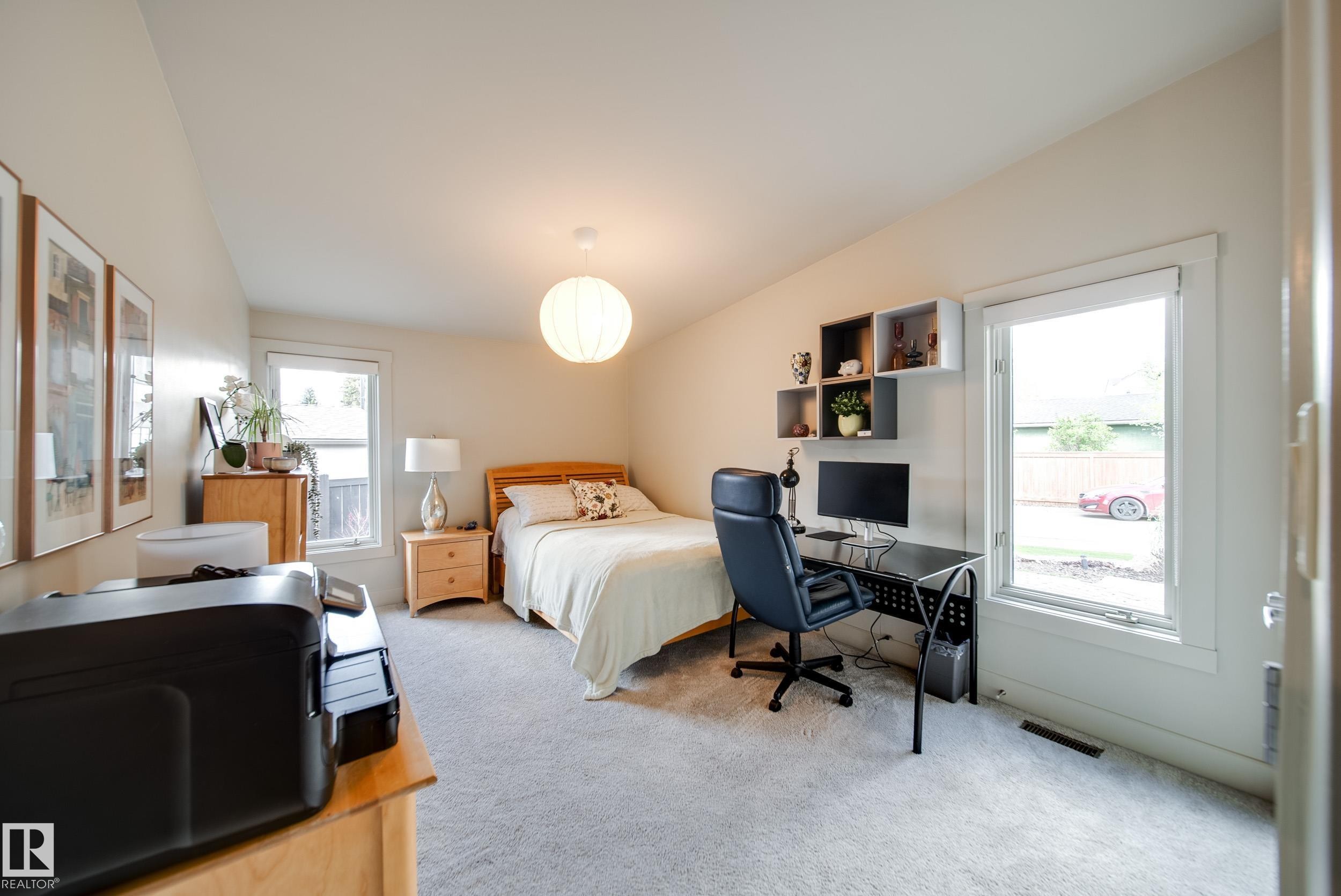 14511 Mackenzie Drive, Edmonton, AB - Indoor Photo Showing Bedroom