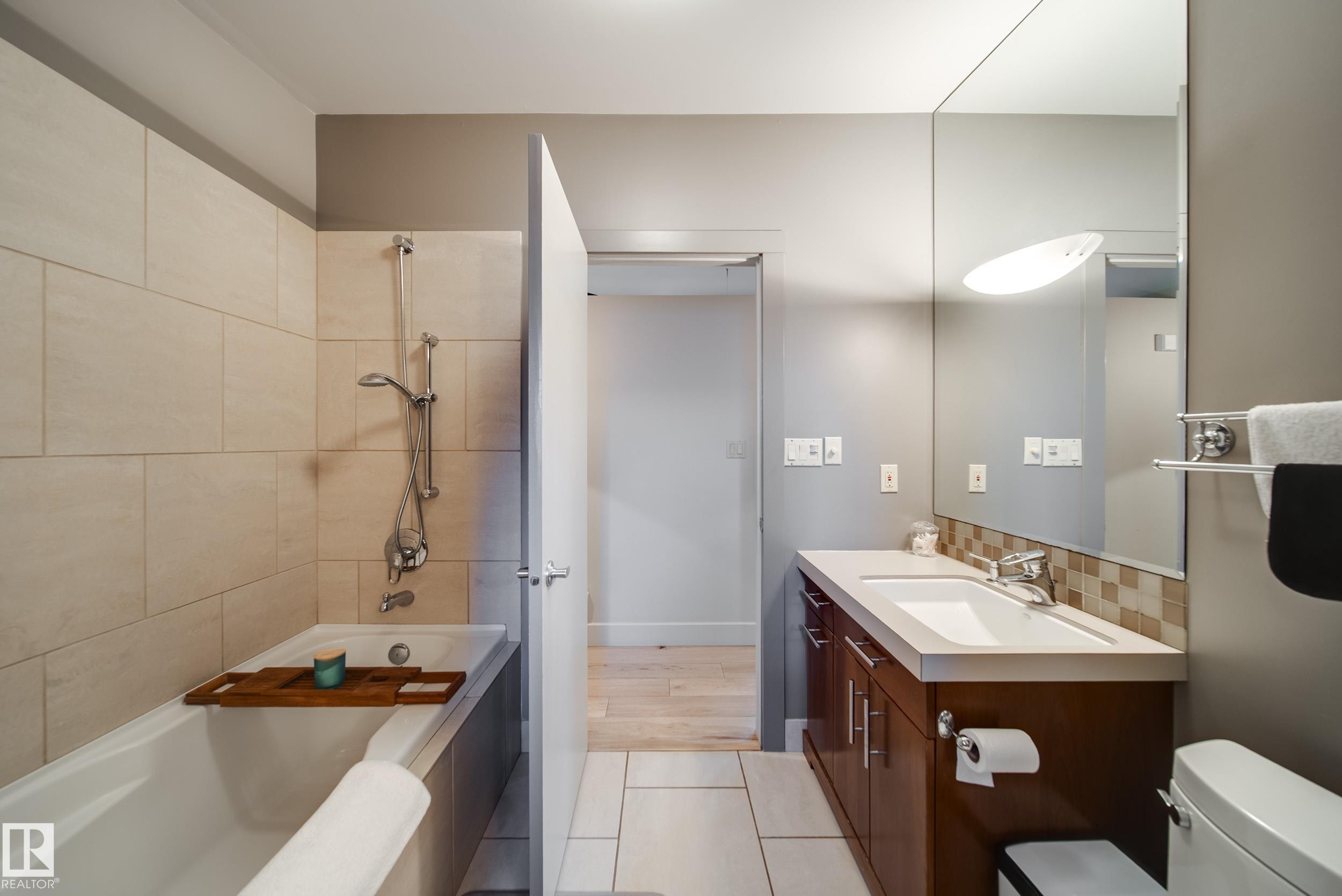 14511 Mackenzie Drive, Edmonton, AB - Indoor Photo Showing Bathroom