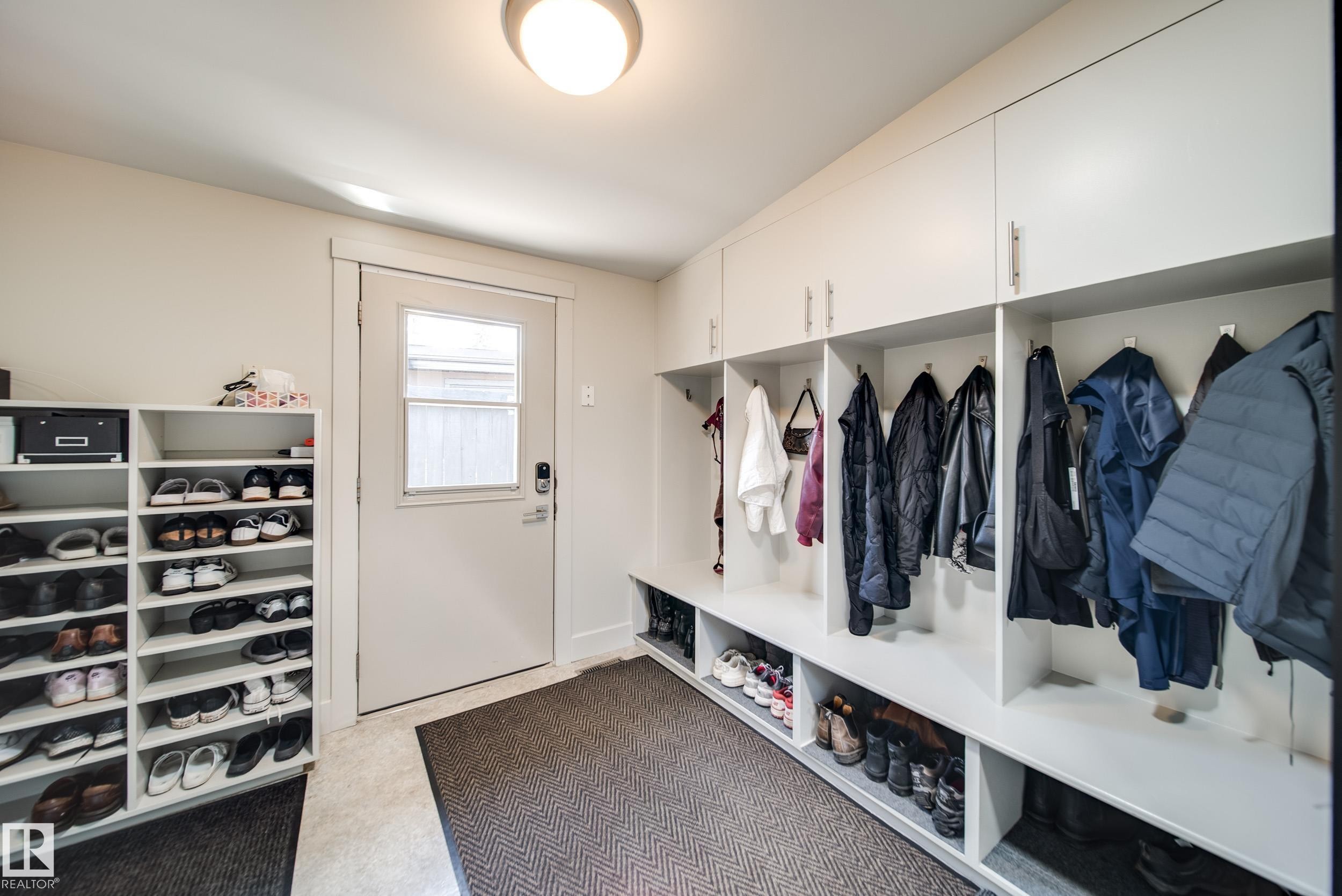14511 Mackenzie Drive, Edmonton, AB - Indoor