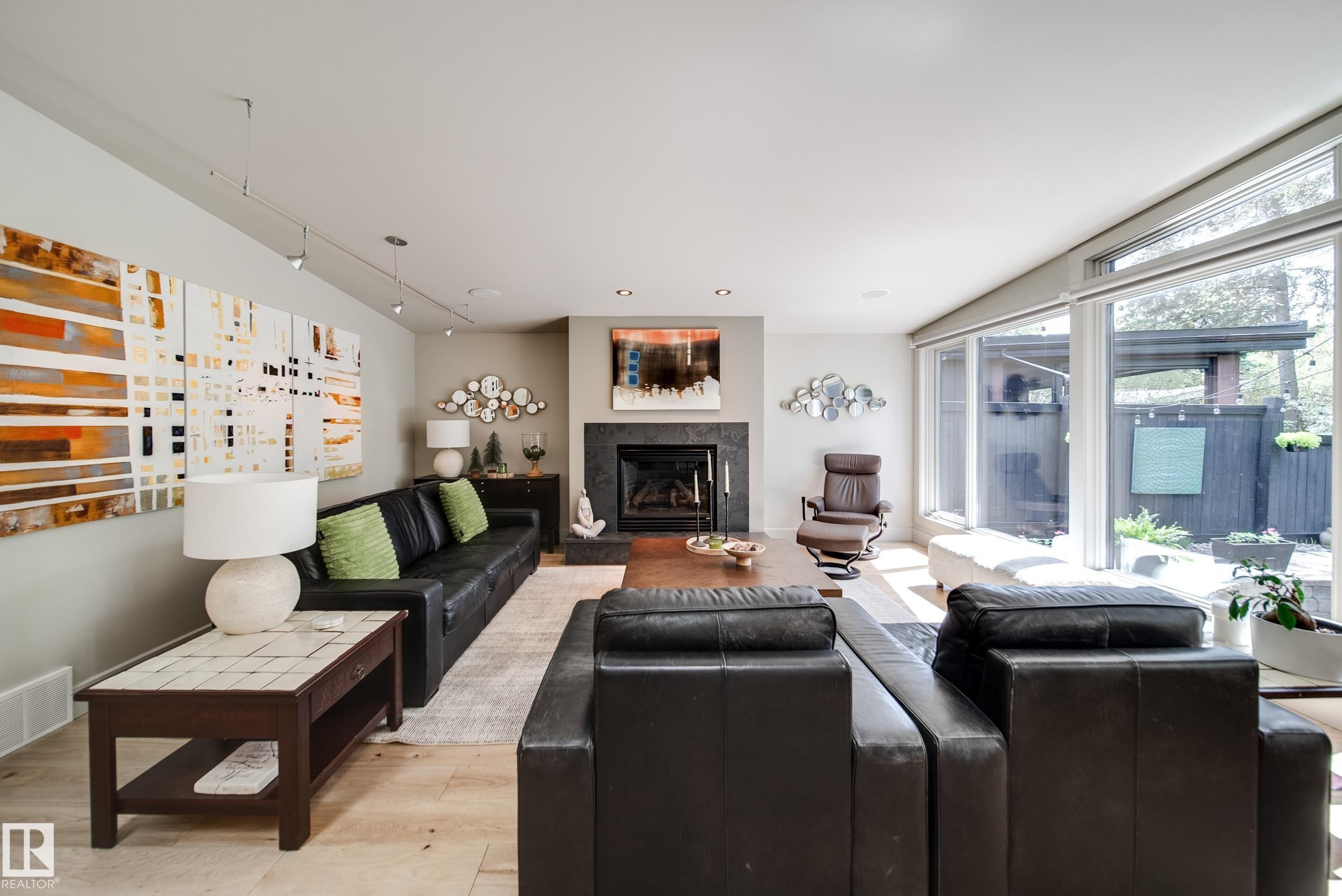 14511 Mackenzie Drive, Edmonton, AB - Indoor Photo Showing Living Room With Fireplace