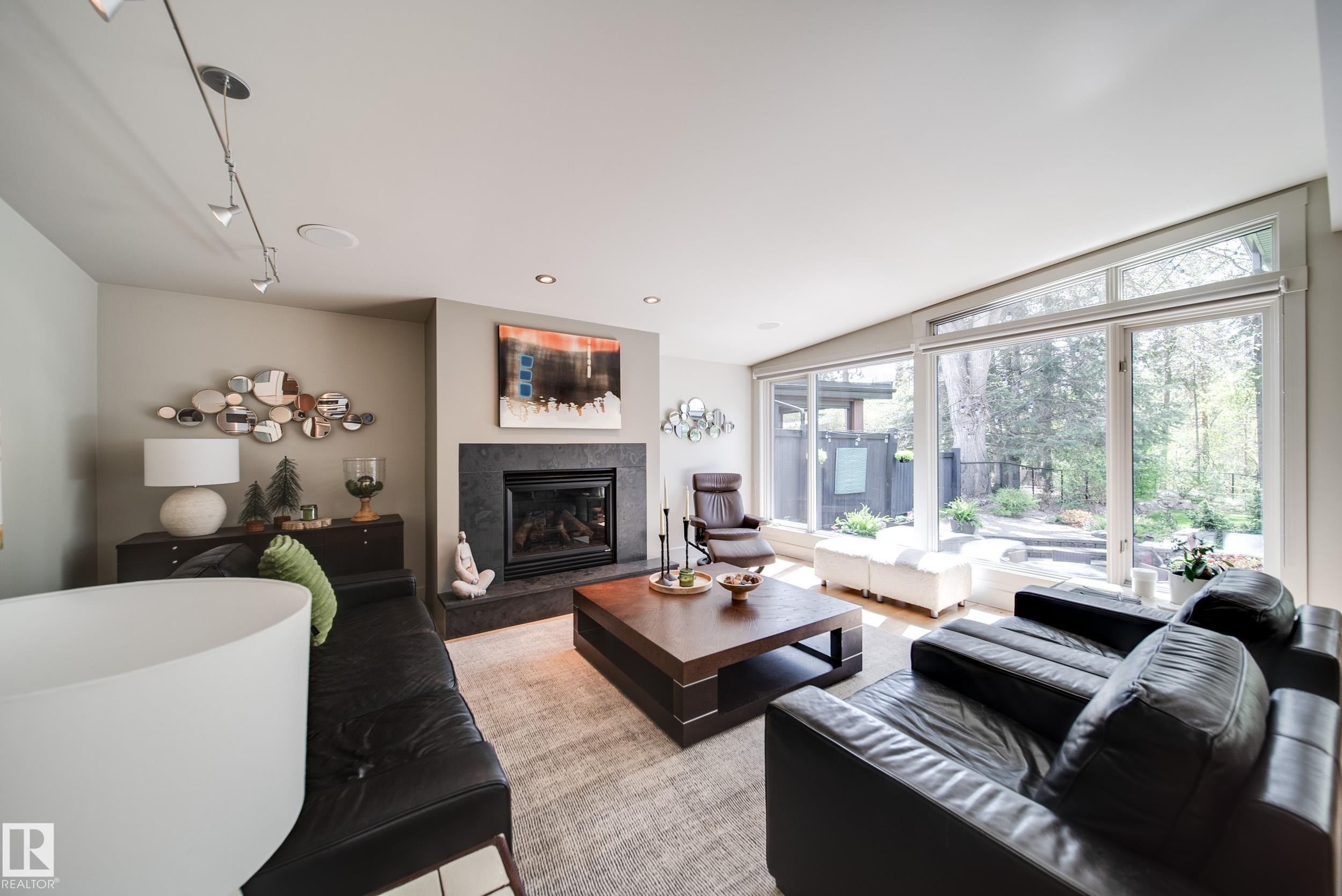 14511 Mackenzie Drive, Edmonton, AB - Indoor Photo Showing Living Room With Fireplace