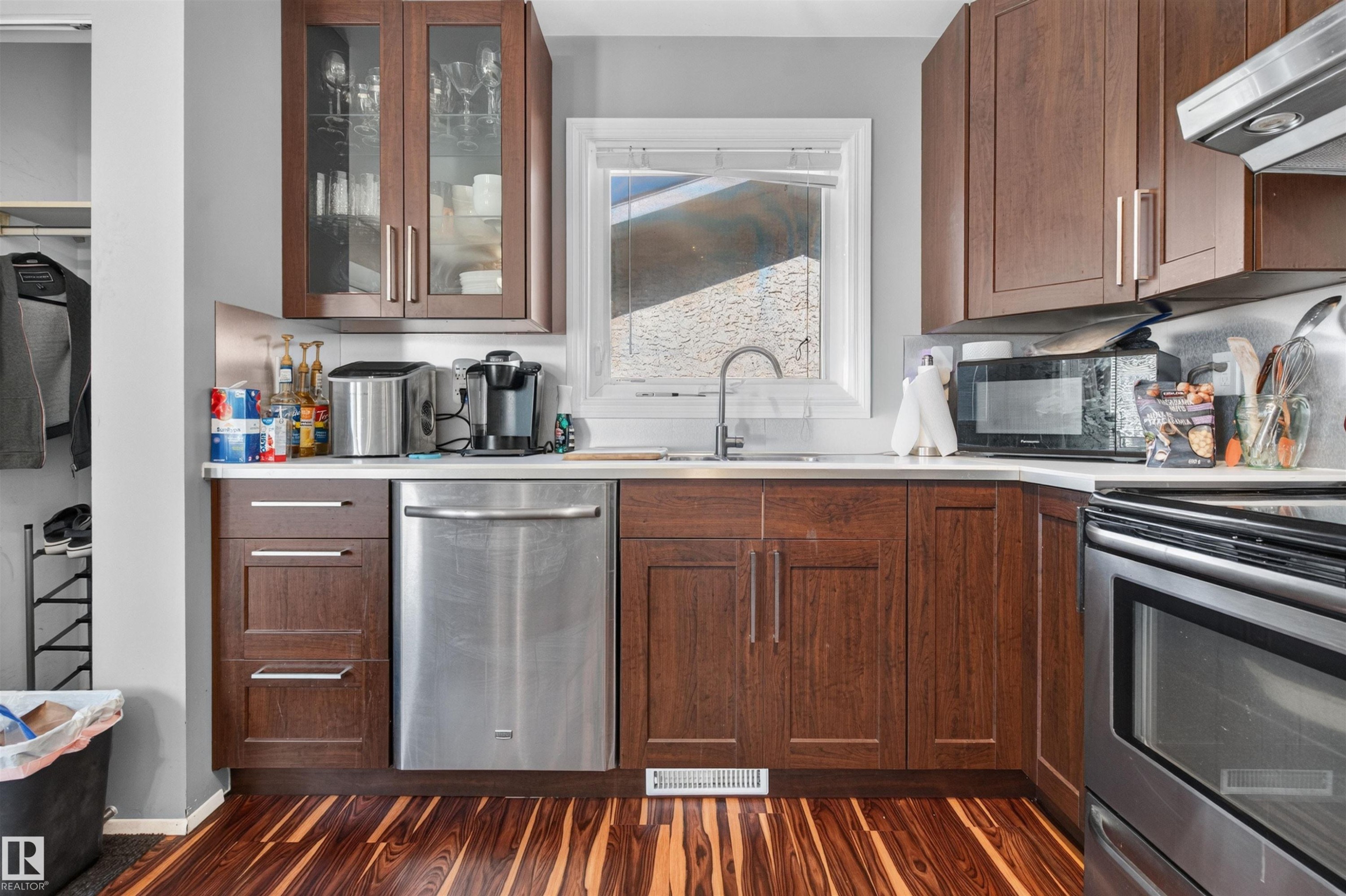 18303 76 Avenue Nw, Edmonton, AB