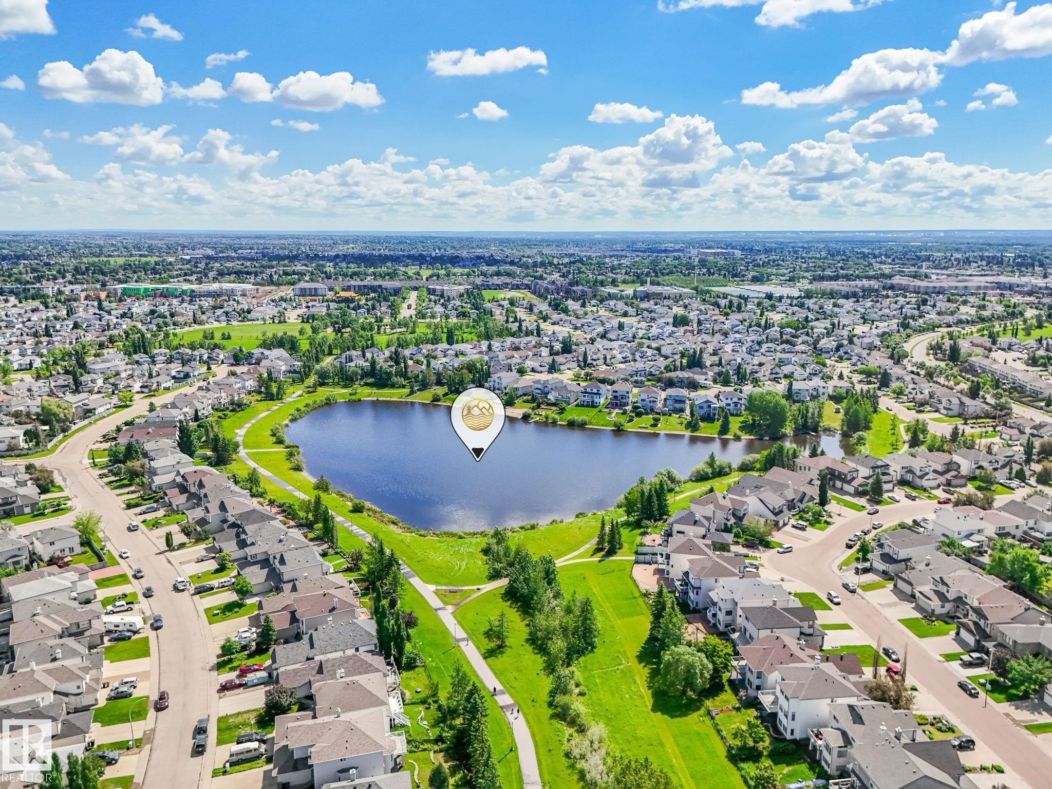 Enjoy nature walking around neighborhood lakes! - 14843 140 Street, Edmonton, AB