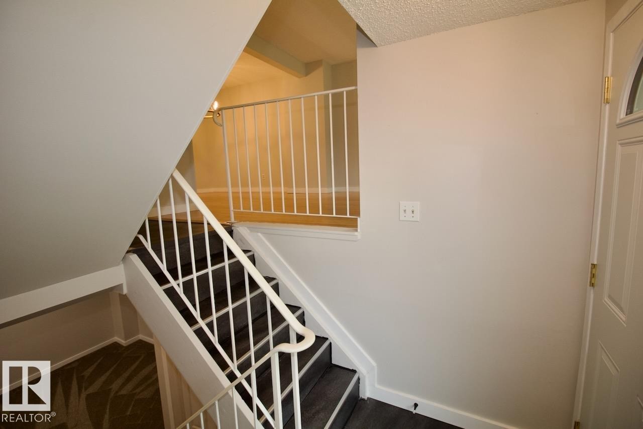 8F Castle Terrace, Edmonton, AB - Indoor Photo Showing Other Room