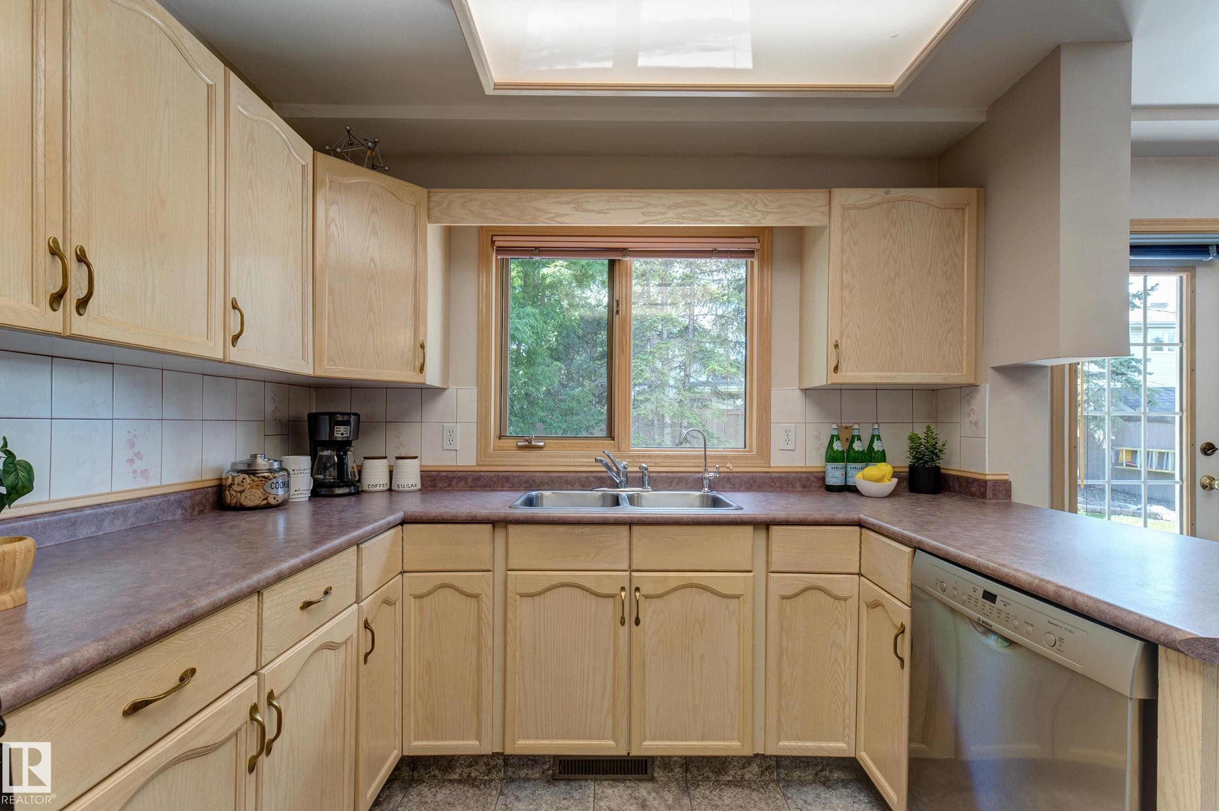 1108 112A Street, Edmonton, AB