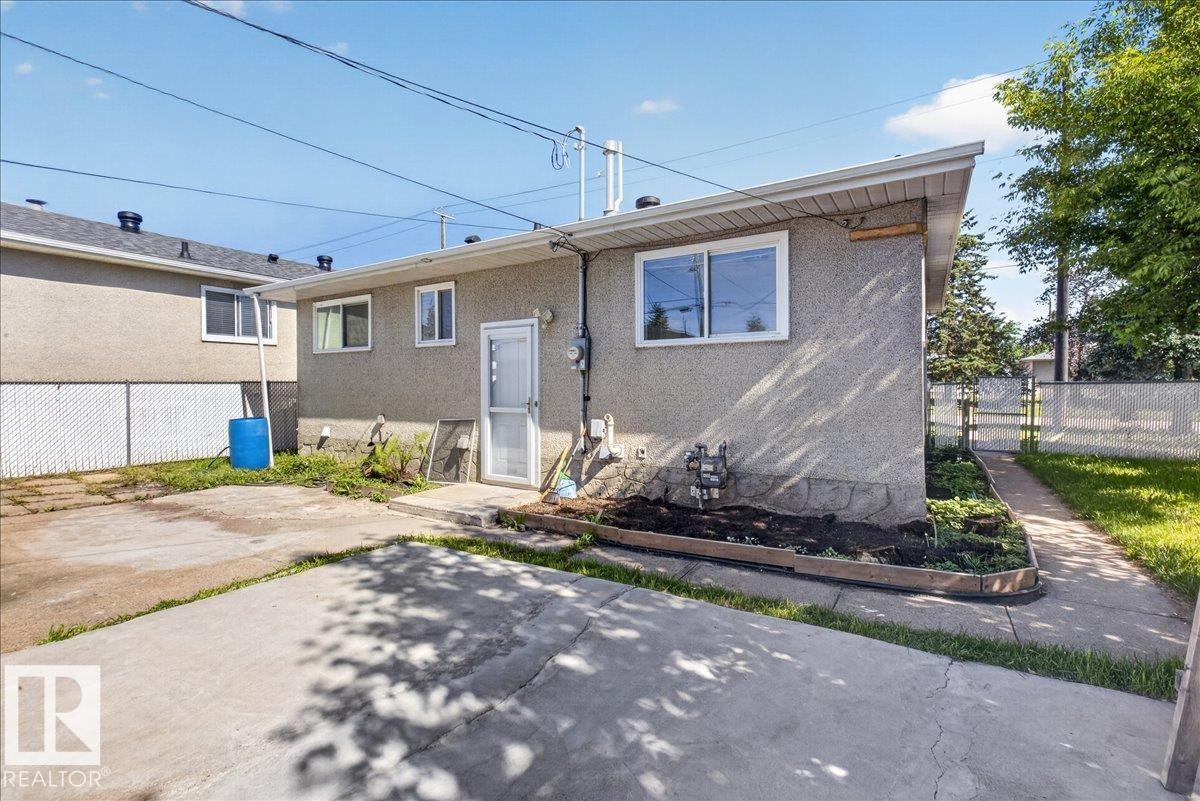 7807 128 Avenue, Edmonton, AB