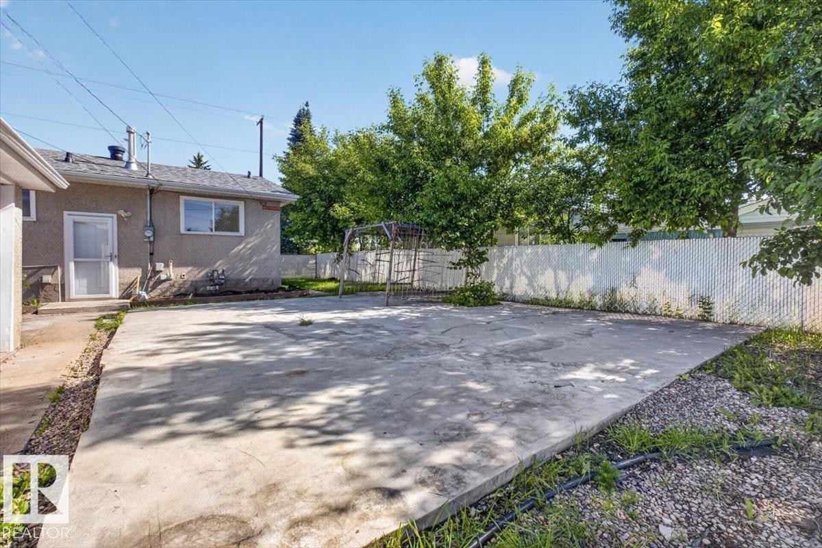 7807 128 Avenue, Edmonton, AB
