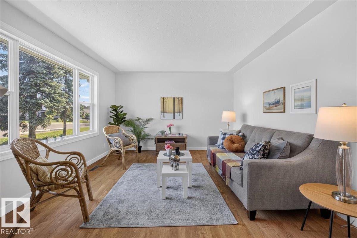 7807 128 Avenue, Edmonton, AB