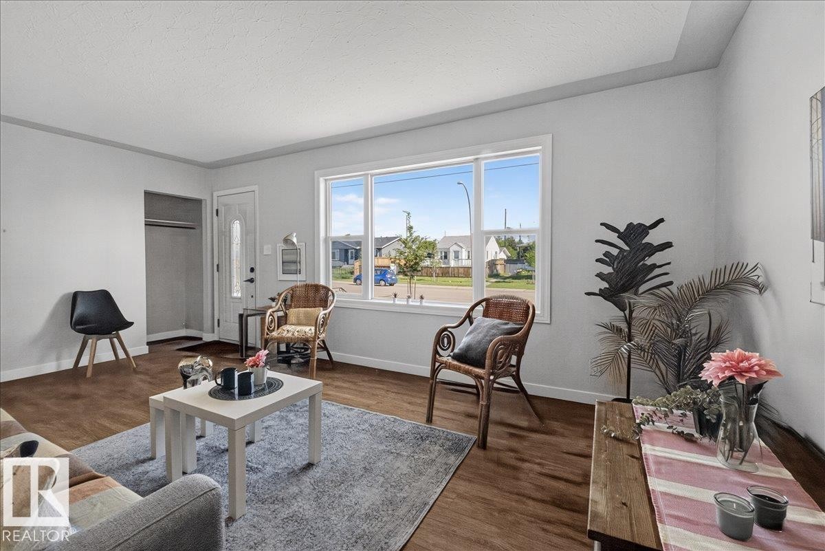 7807 128 Avenue, Edmonton, AB