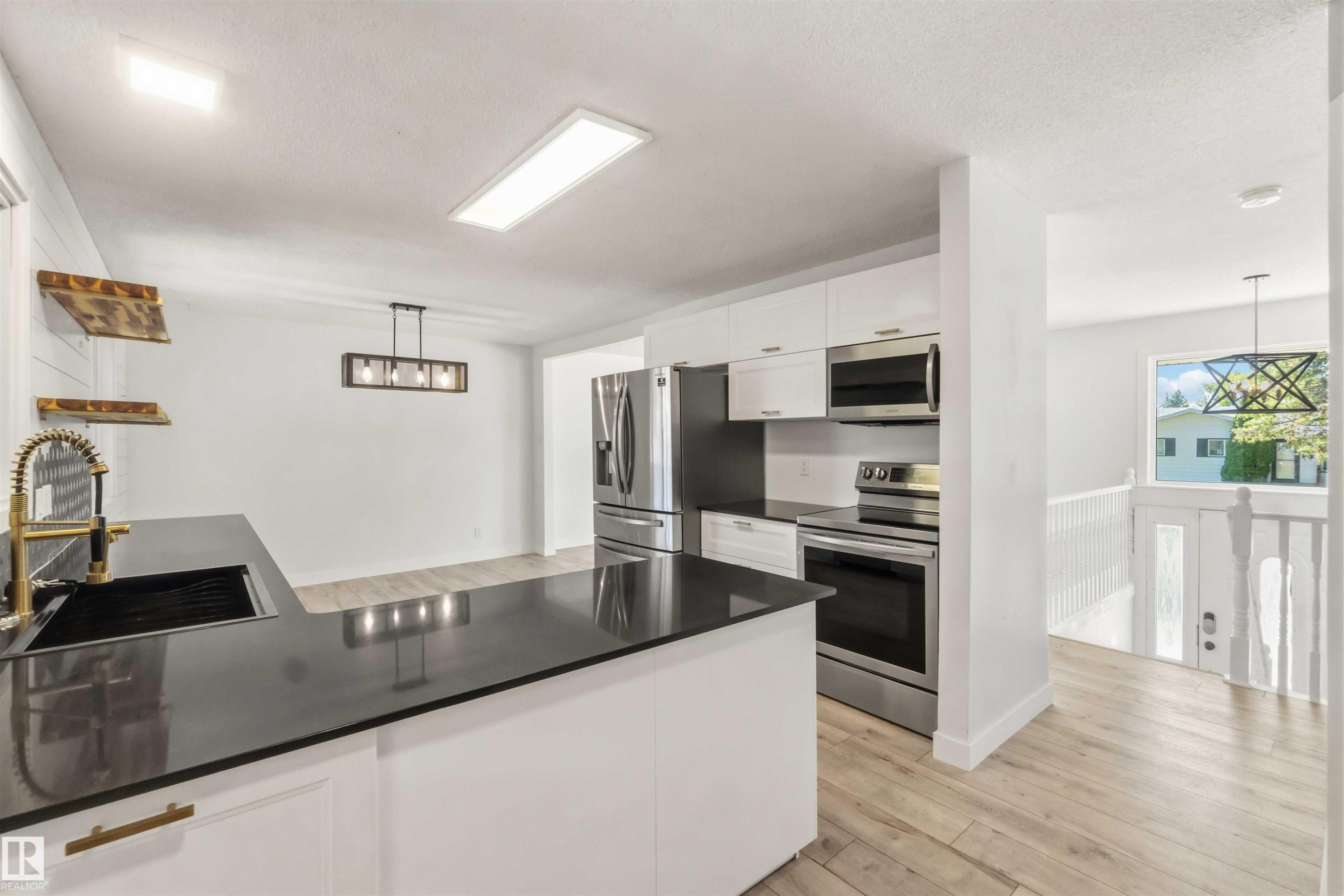 4227 40 Avenue, Stony Plain, AB