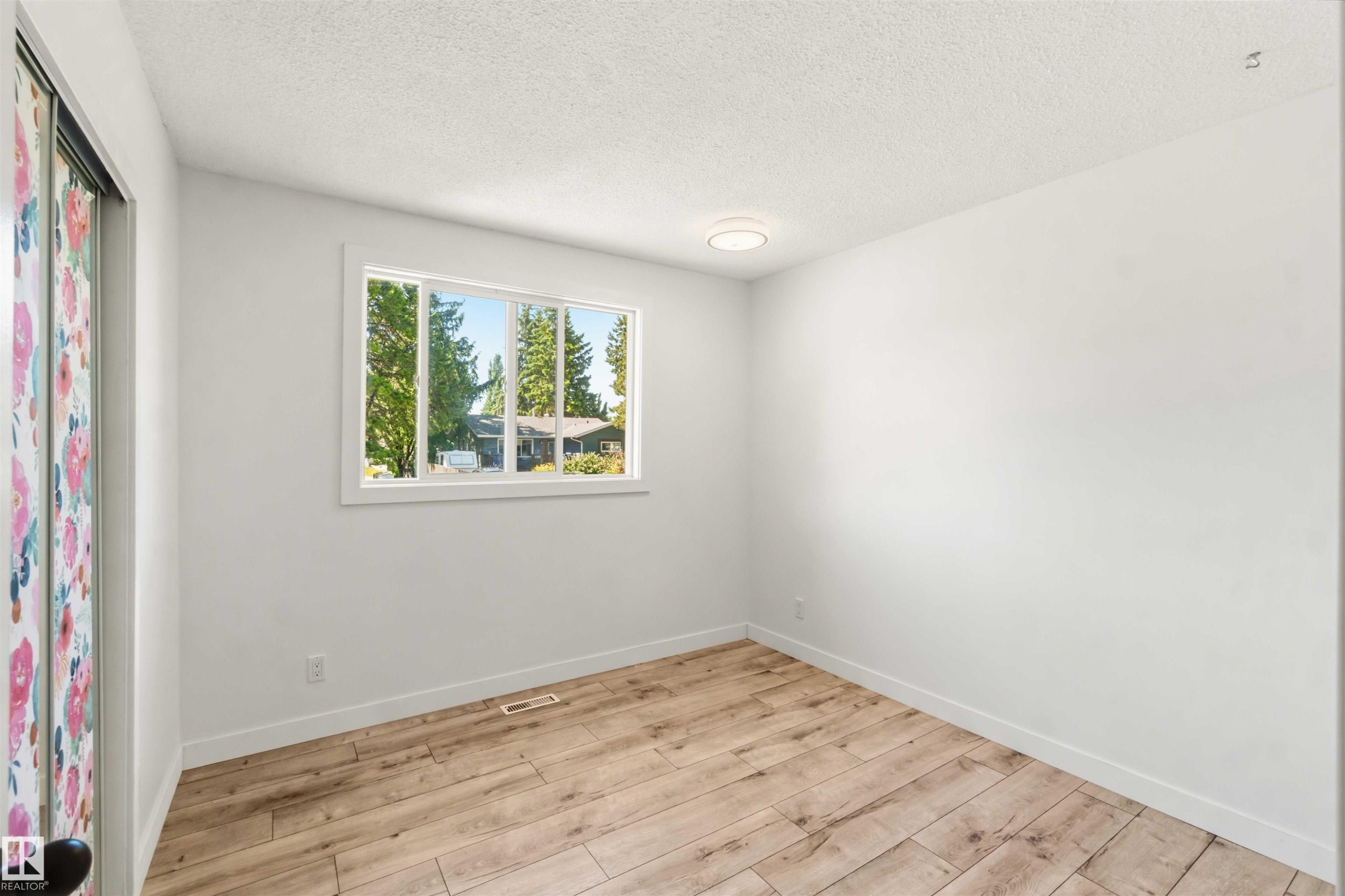 4227 40 Avenue, Stony Plain, AB