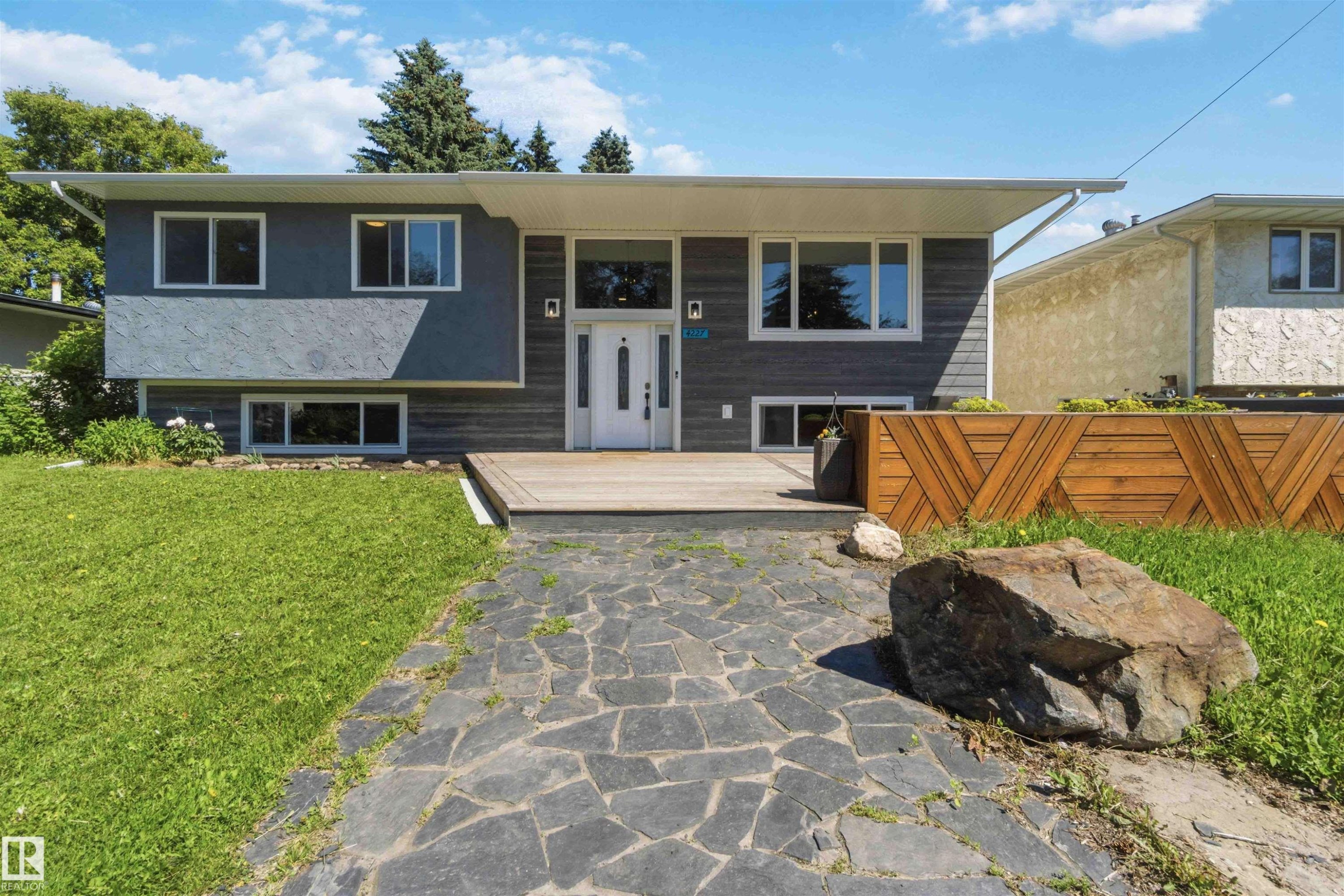 4227 40 Avenue, Stony Plain, AB