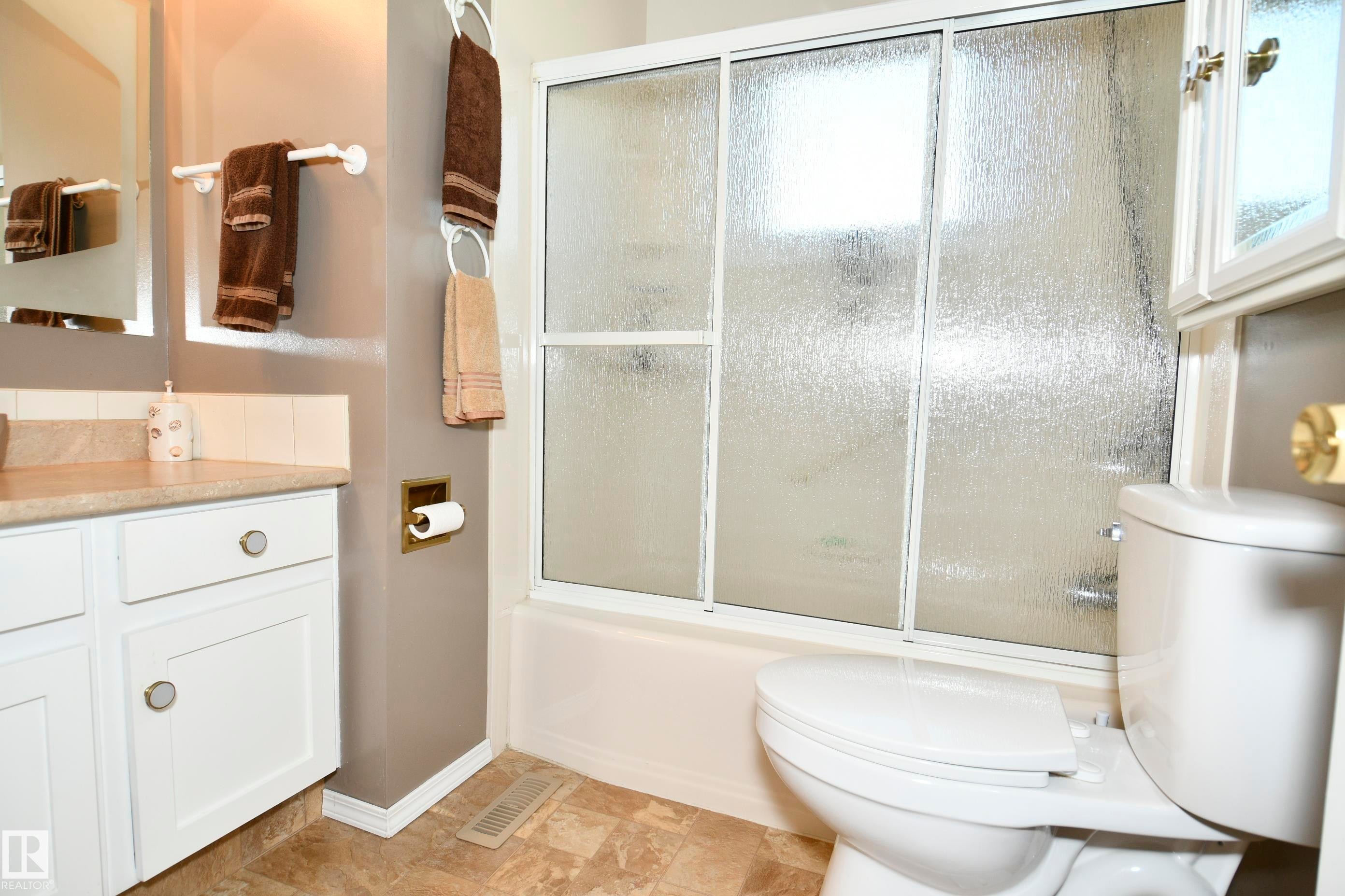 5012 57 Avenue, Leduc, AB