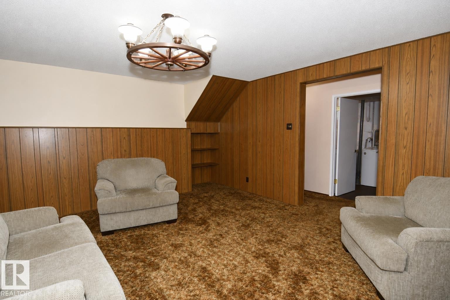 5012 57 Avenue, Leduc, AB