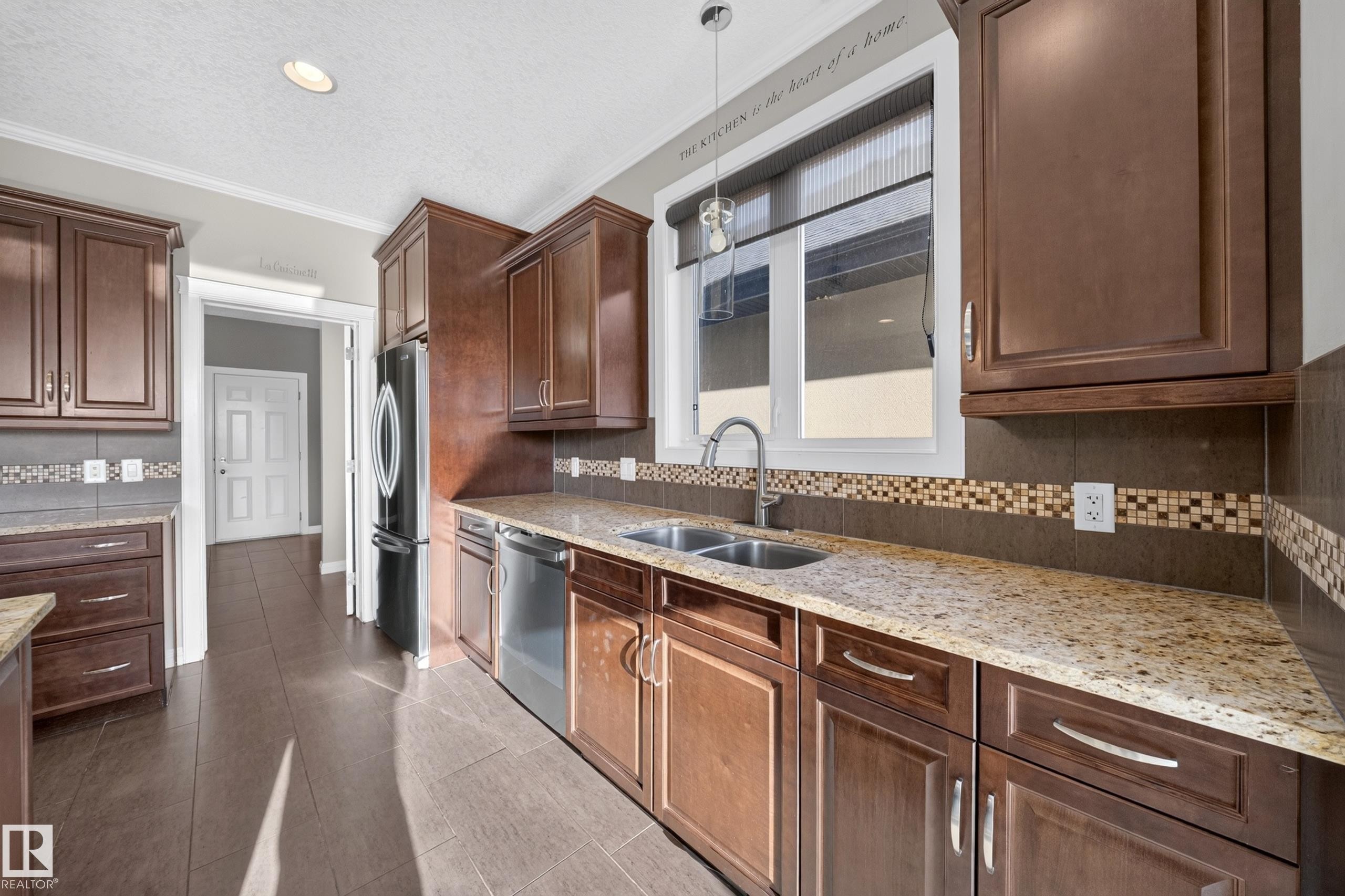 2273 Warry Loop, Edmonton, AB