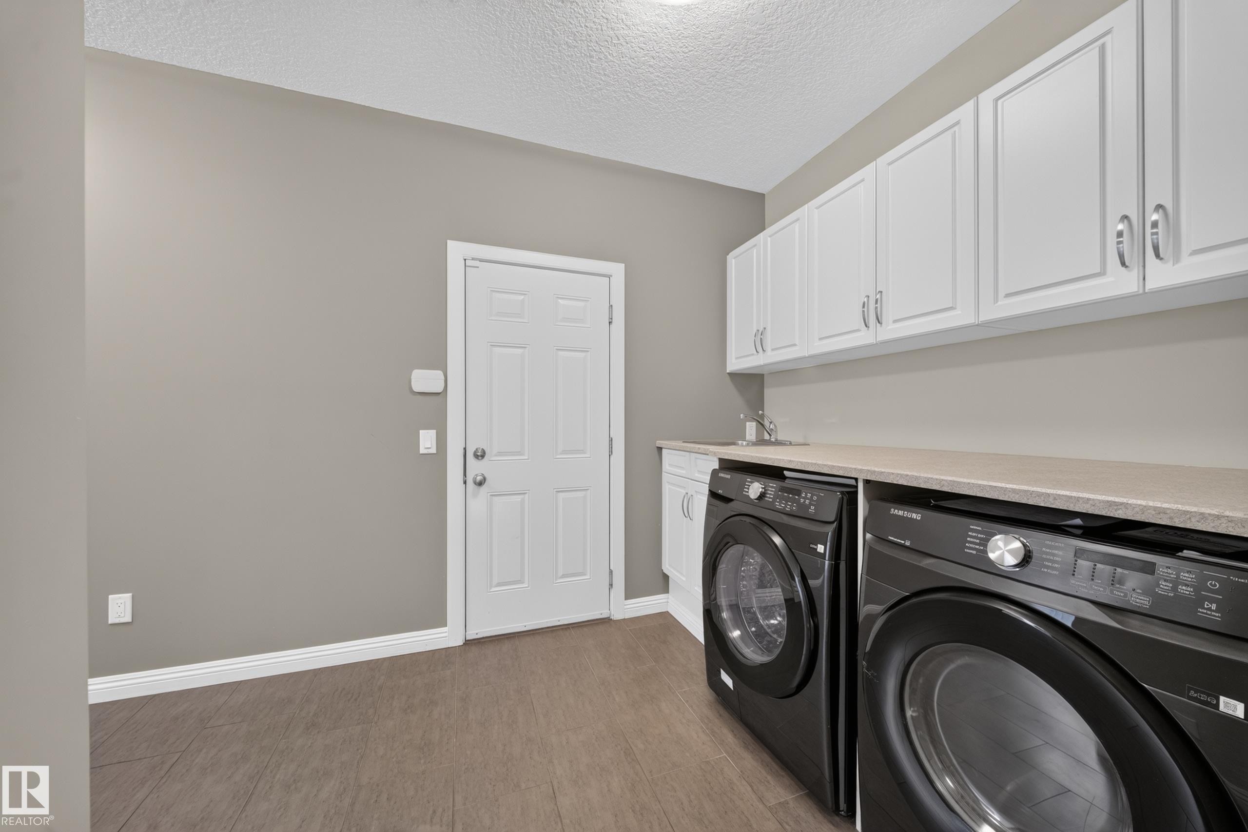 2273 Warry Loop, Edmonton, AB