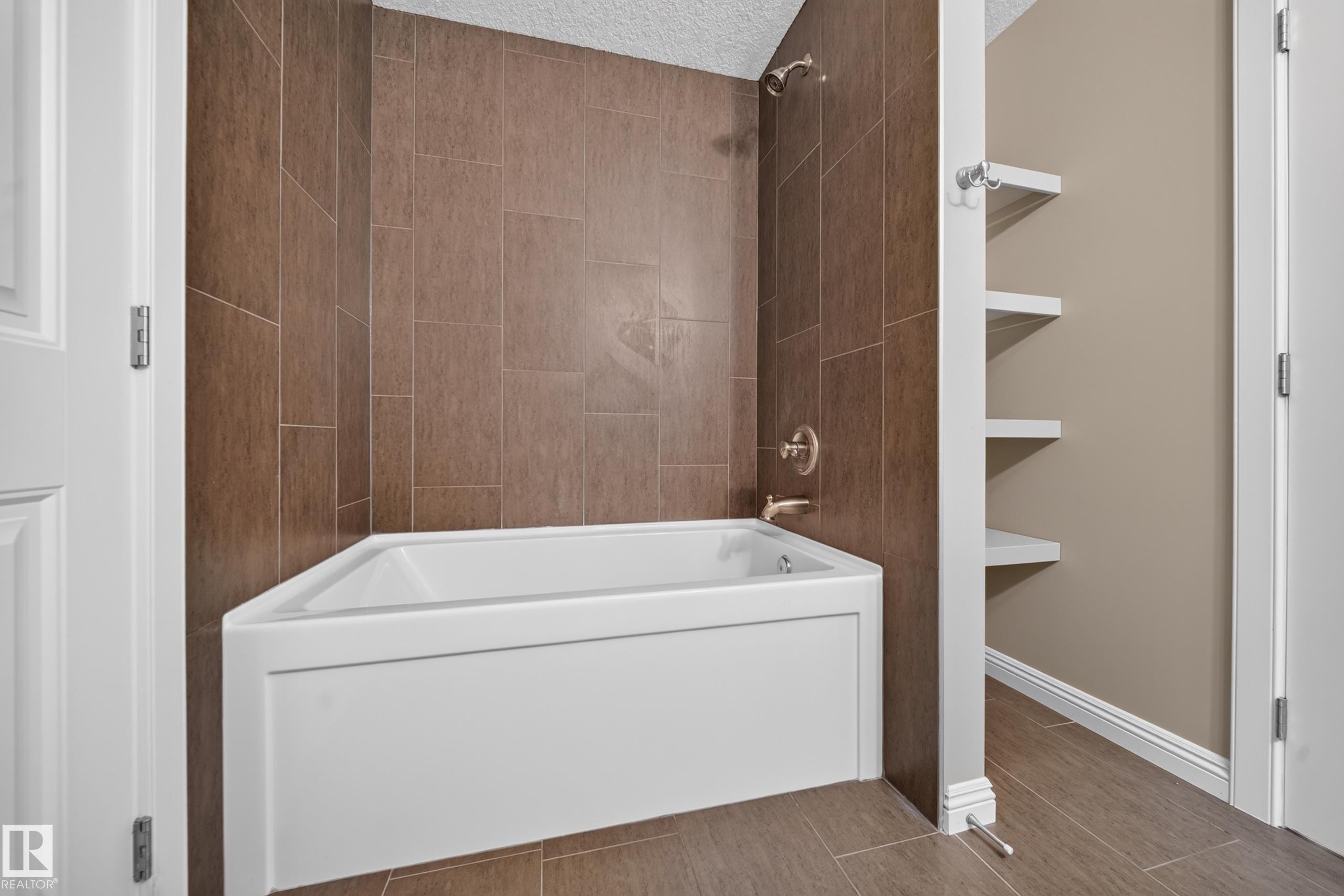 2273 Warry Loop, Edmonton, AB