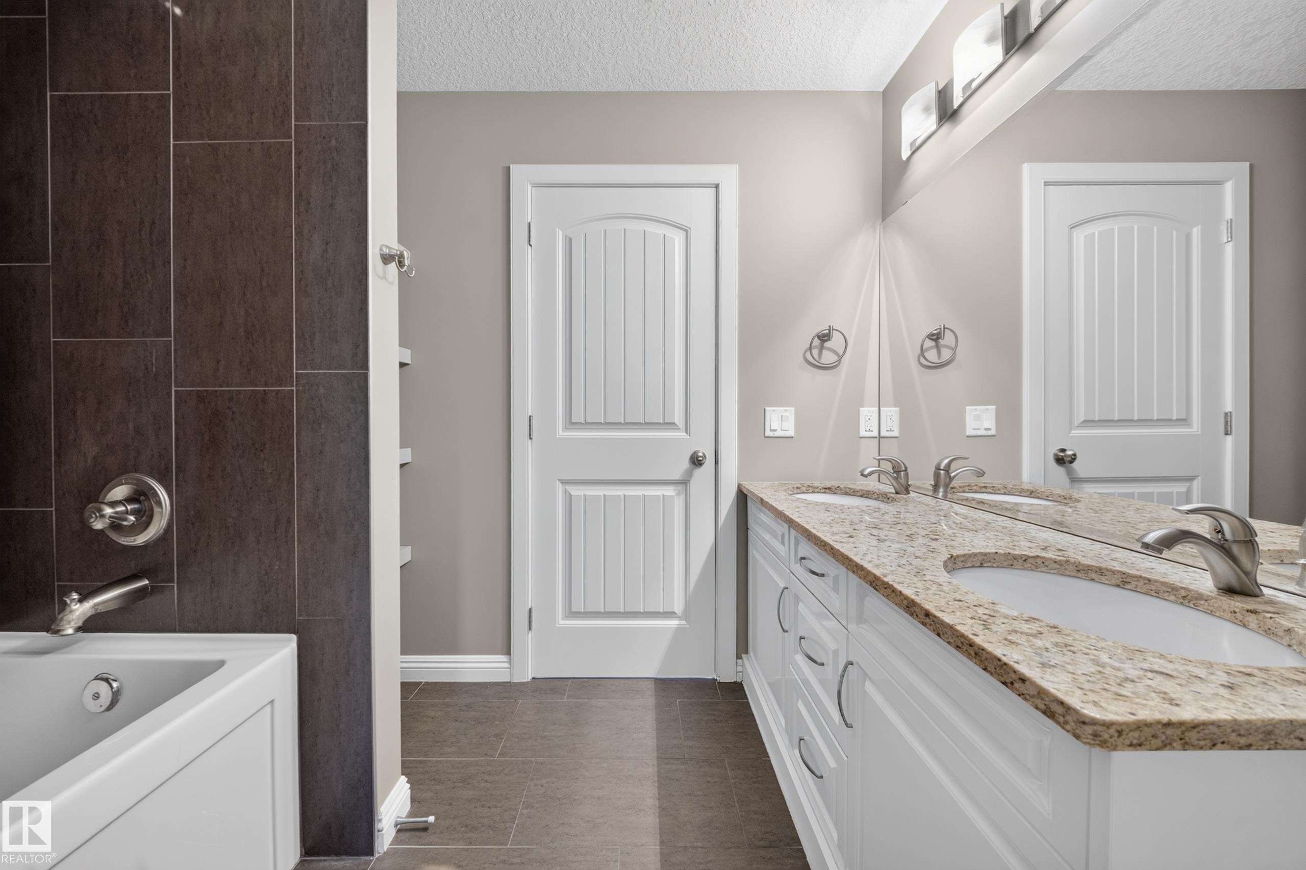 2273 Warry Loop, Edmonton, AB