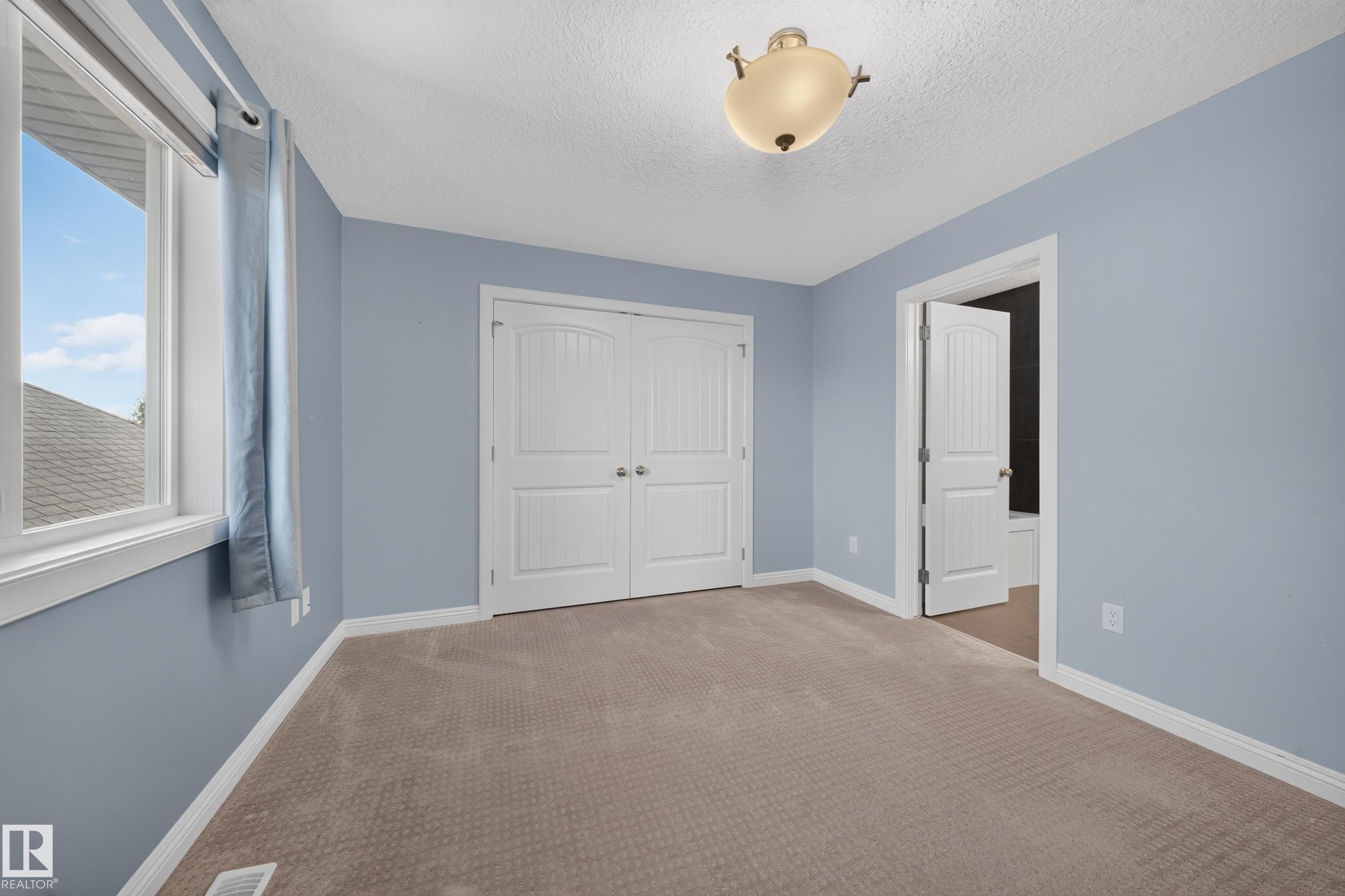 2273 Warry Loop, Edmonton, AB
